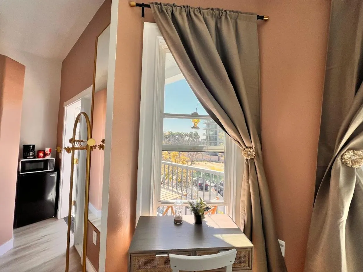 Balcony/Terrace in Somerset Hotel