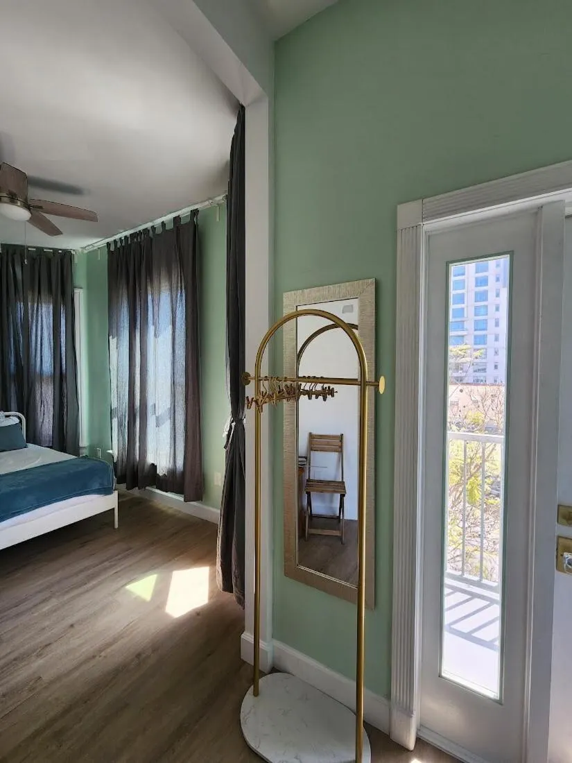 Photo of the whole room in Somerset Hotel