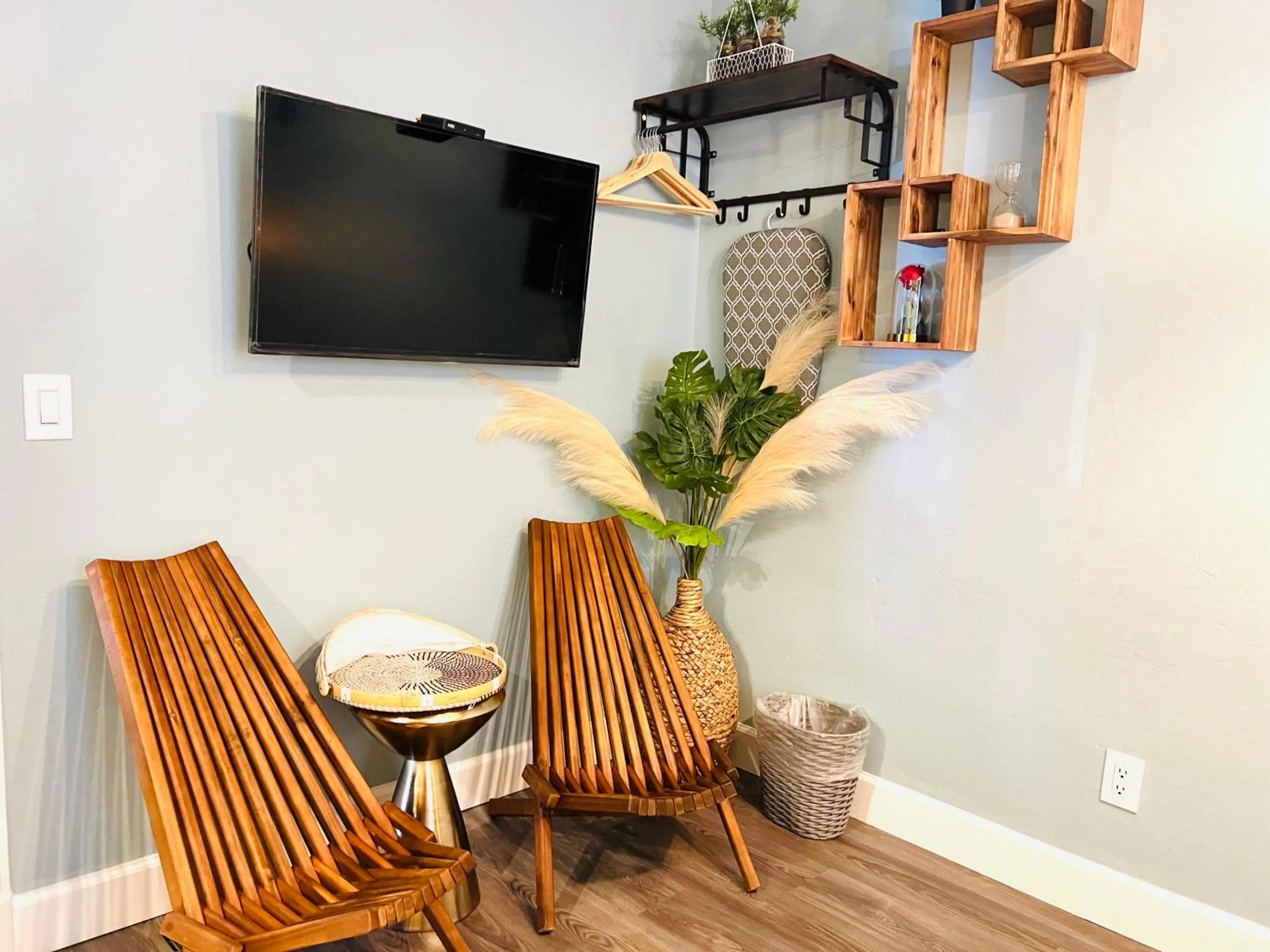 TV and multimedia in Somerset Hotel