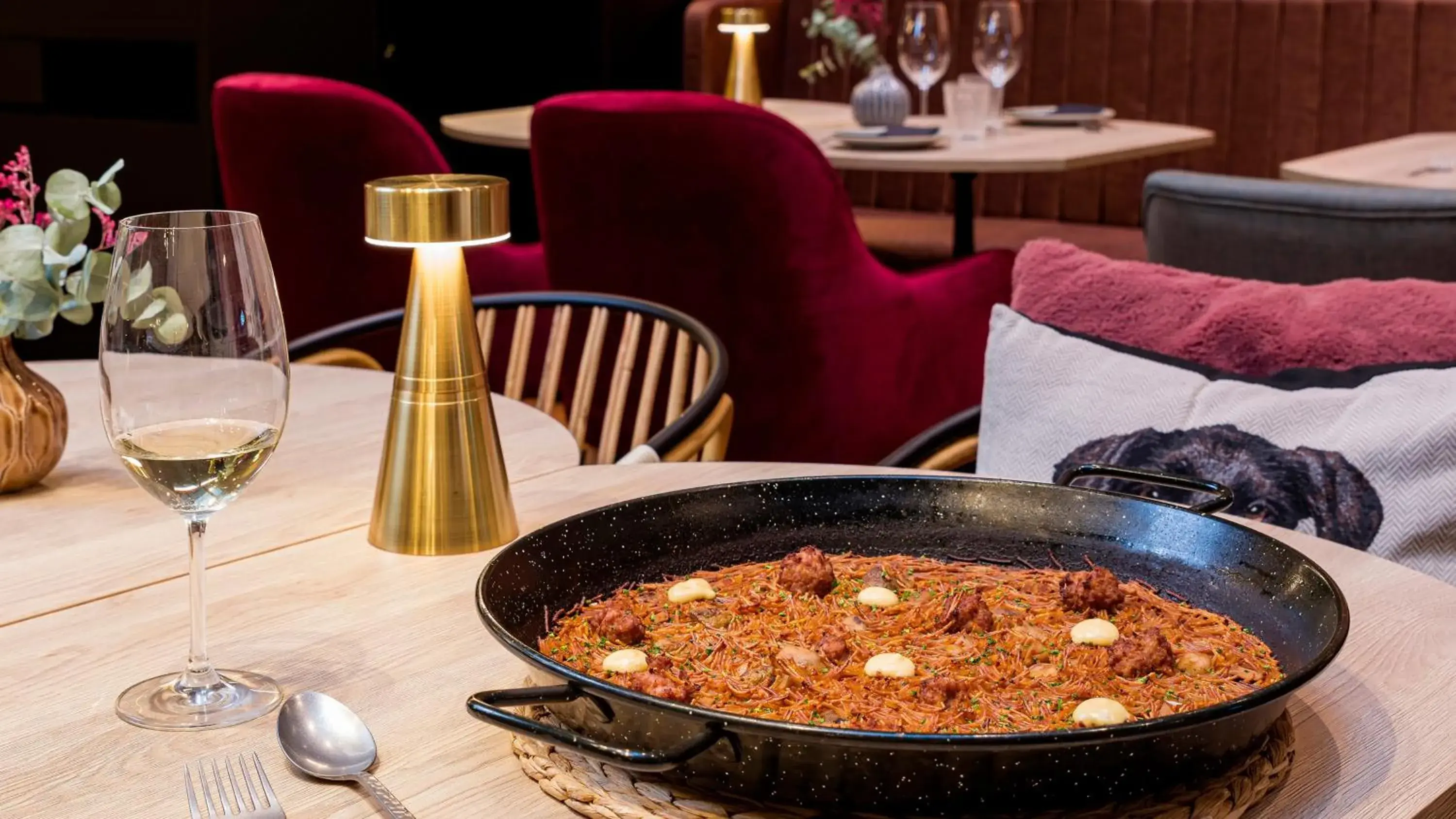 Restaurant/places to eat in Hotel Indigo Barcelona Plaza Espana by IHG Restaurant/places to eat in Hotel Indigo Barcelona Plaza Espana by IHG