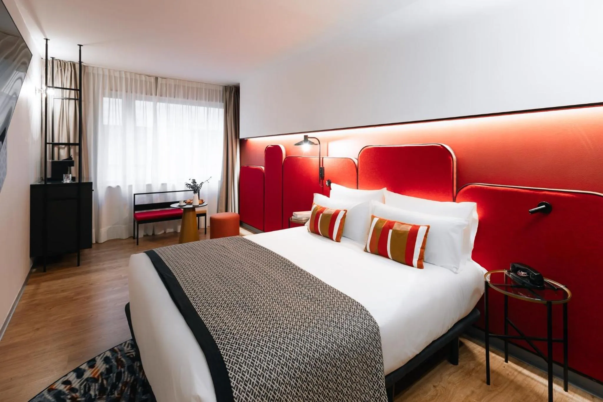 Photo of the whole room, Bed in Hotel Indigo Barcelona Plaza Espana by IHG