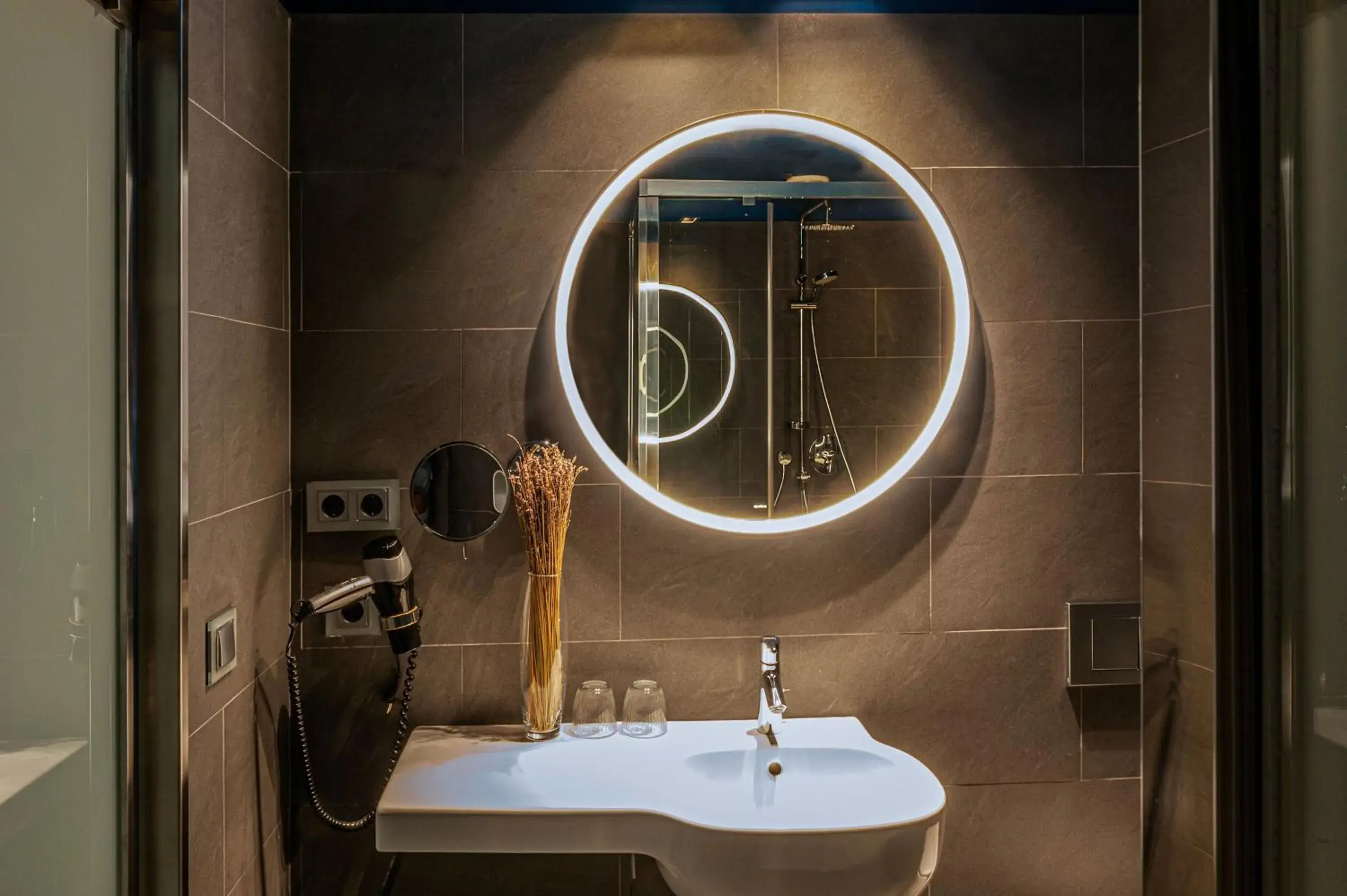 Photo of the whole room in Hotel Indigo Barcelona Plaza Espana by IHG Photo of the whole room in Hotel Indigo Barcelona Plaza Espana by IHG