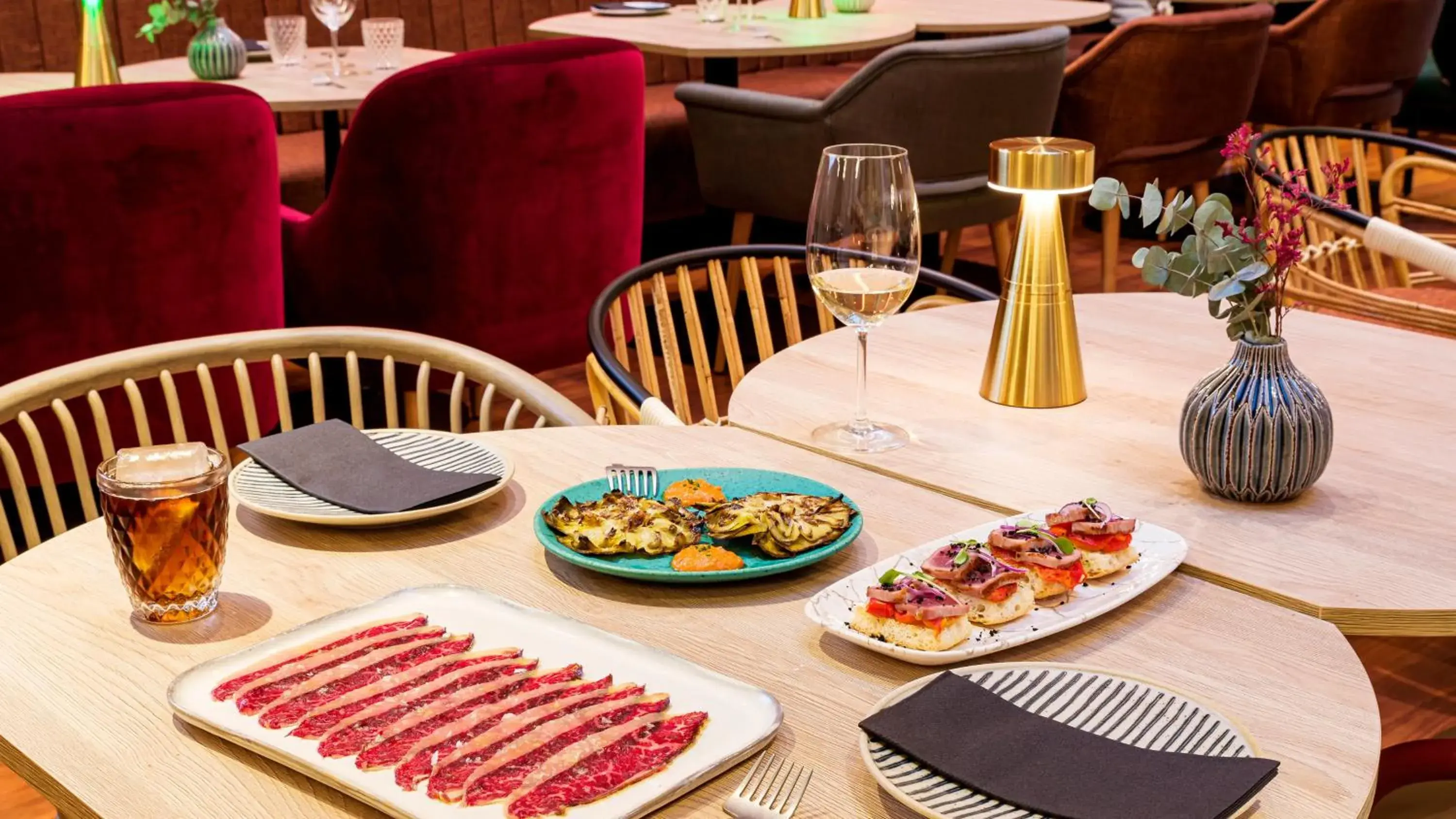 Restaurant/places to eat in Hotel Indigo Barcelona Plaza Espana by IHG Restaurant/places to eat in Hotel Indigo Barcelona Plaza Espana by IHG