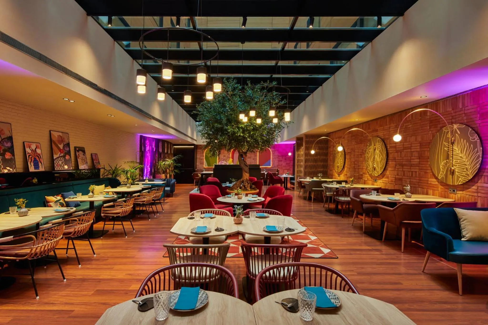 Restaurant/places to eat in Hotel Indigo Barcelona Plaza Espana by IHG