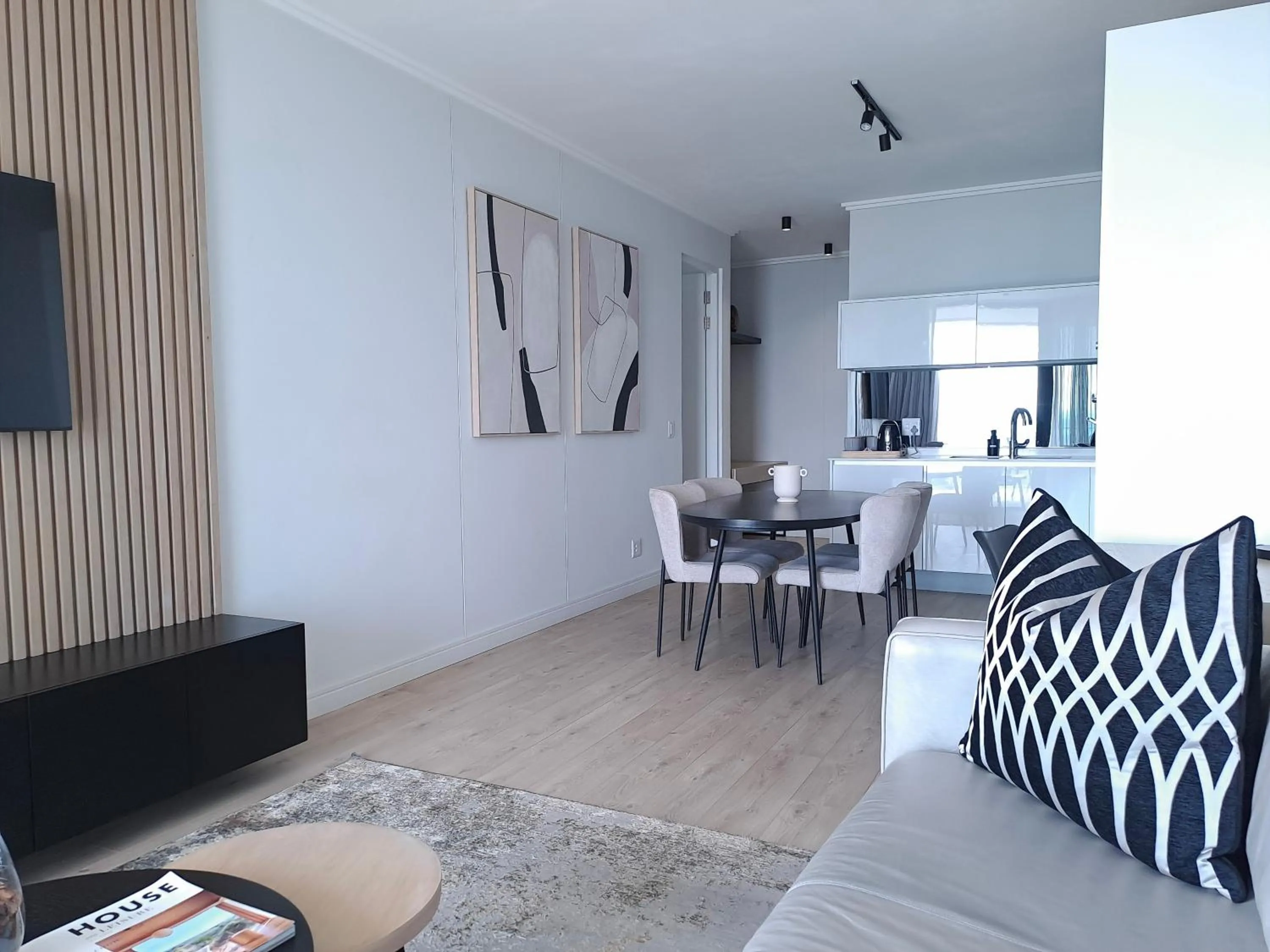 Executive Apartment at Ellipse Waterfall