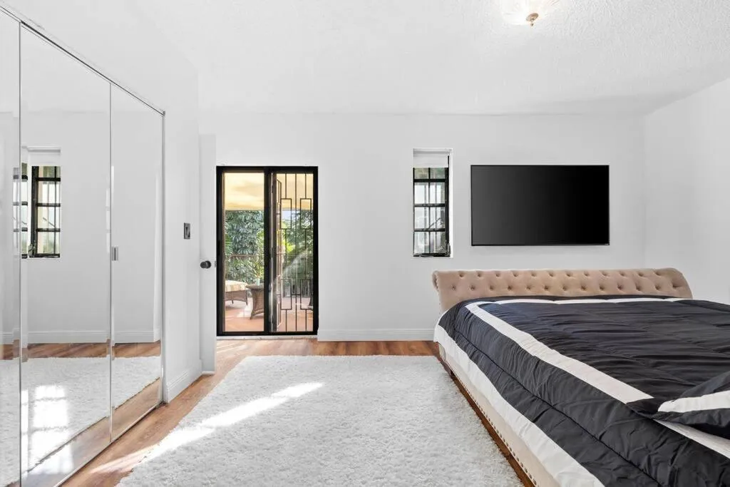 Bed in Little Havana Retreat - Newly remodeled Villa by Loan Depot Stadium!