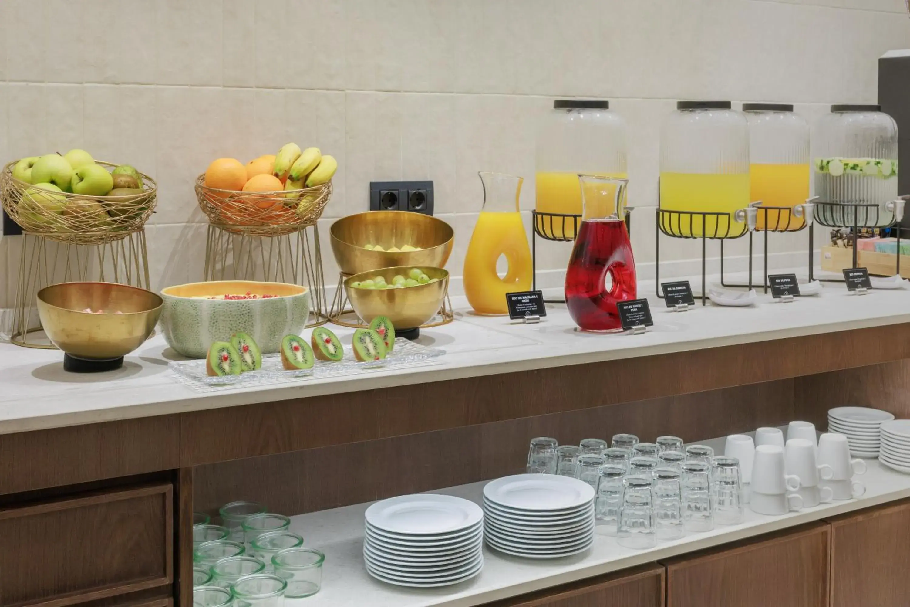 Buffet breakfast in Hotel Medinaceli Buffet breakfast in Hotel Medinaceli