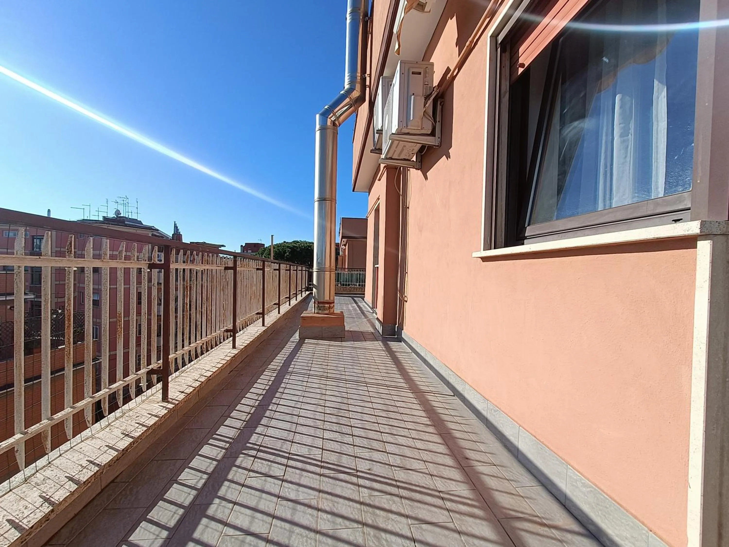 Avellini - Delightful and Spacious Apartment with terrace - near Metro A Cornelia