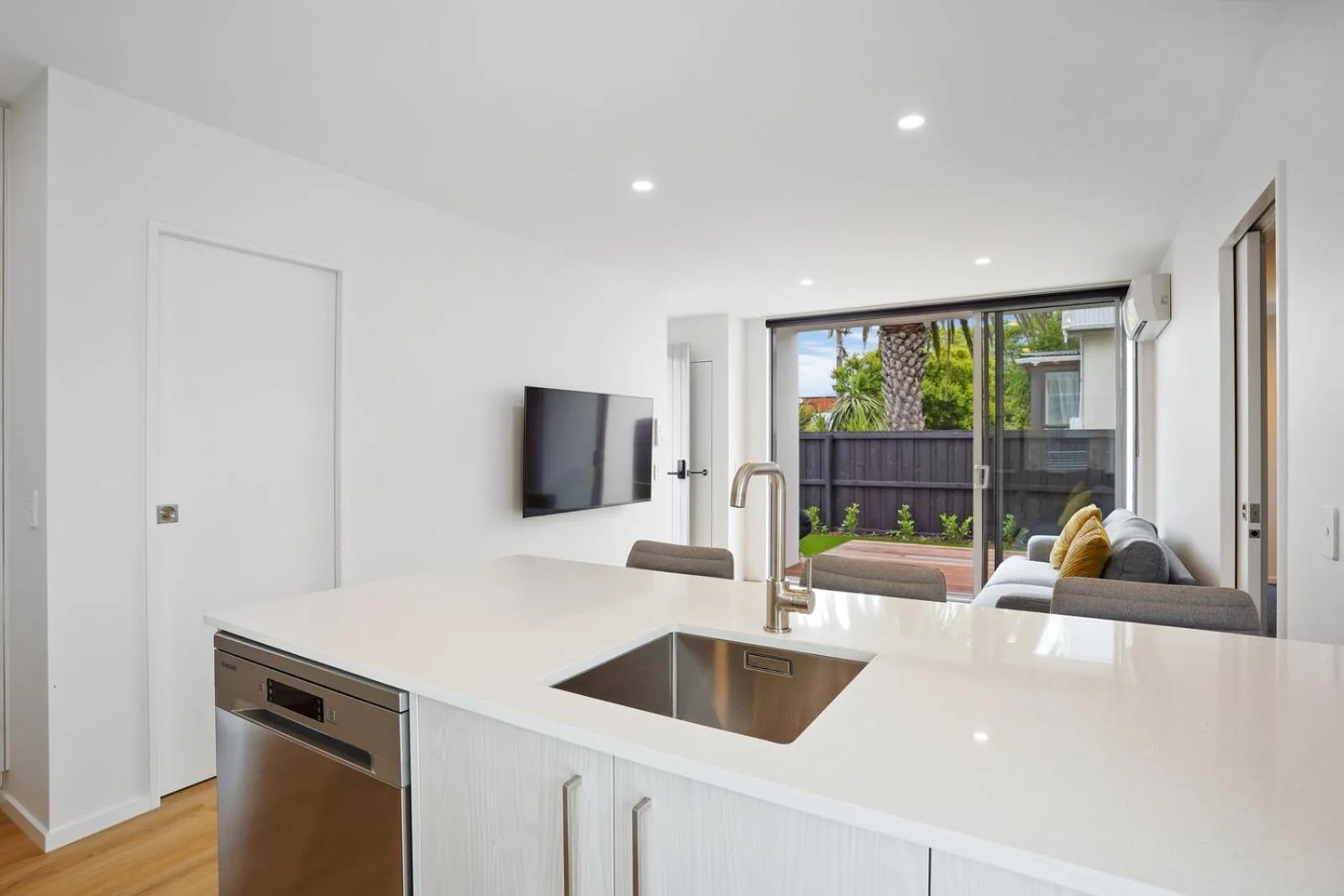 Addington Delight - Christchurch Holiday Home