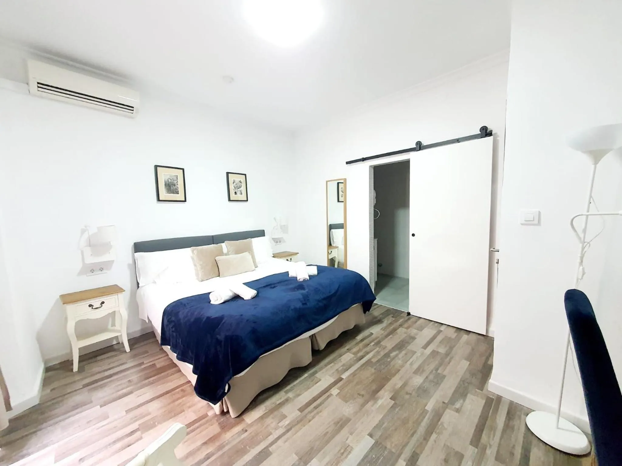 Photo of the whole room, Bed in Zaida Boutique Hotel