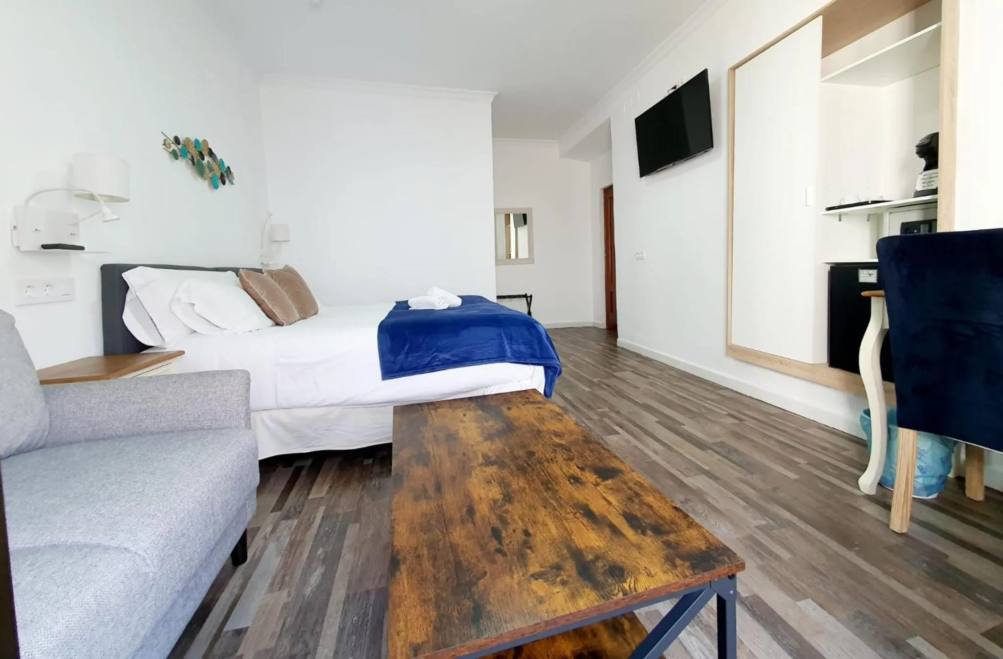 Photo of the whole room, Bed in Zaida Boutique Hotel