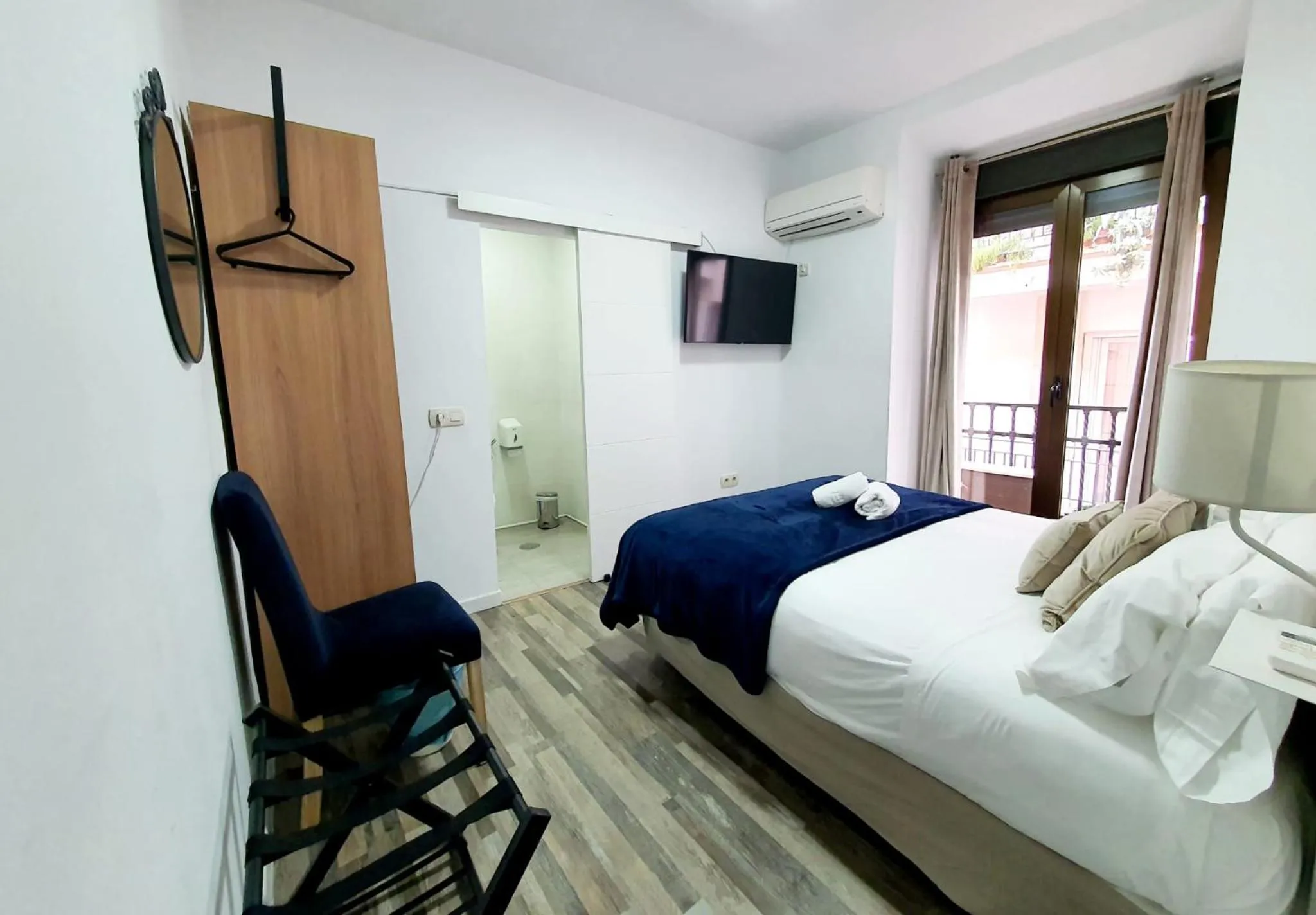 Photo of the whole room, Bed in Zaida Boutique Hotel