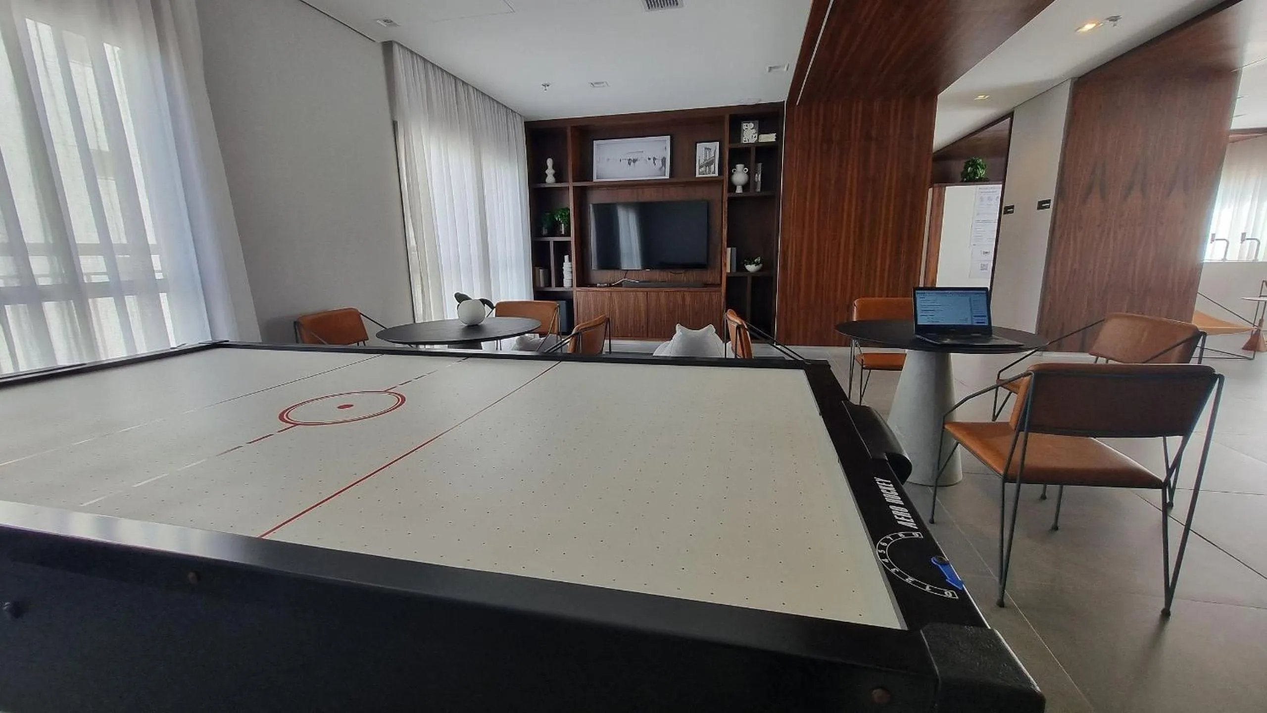 Canal do Anfitrião | Studios Jauperi