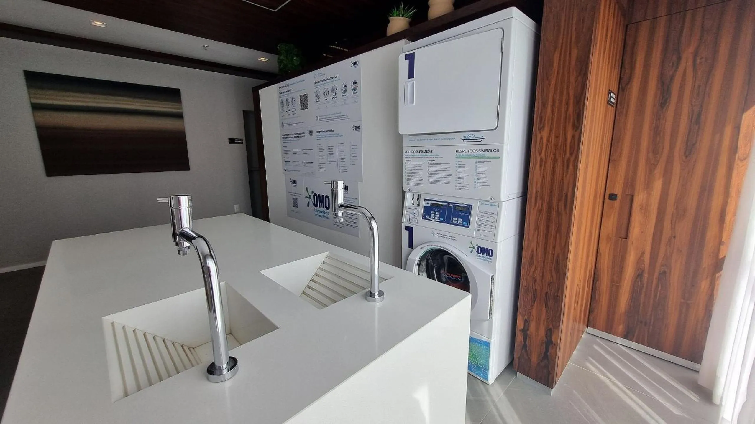 Canal do Anfitrião | Studios Jauperi