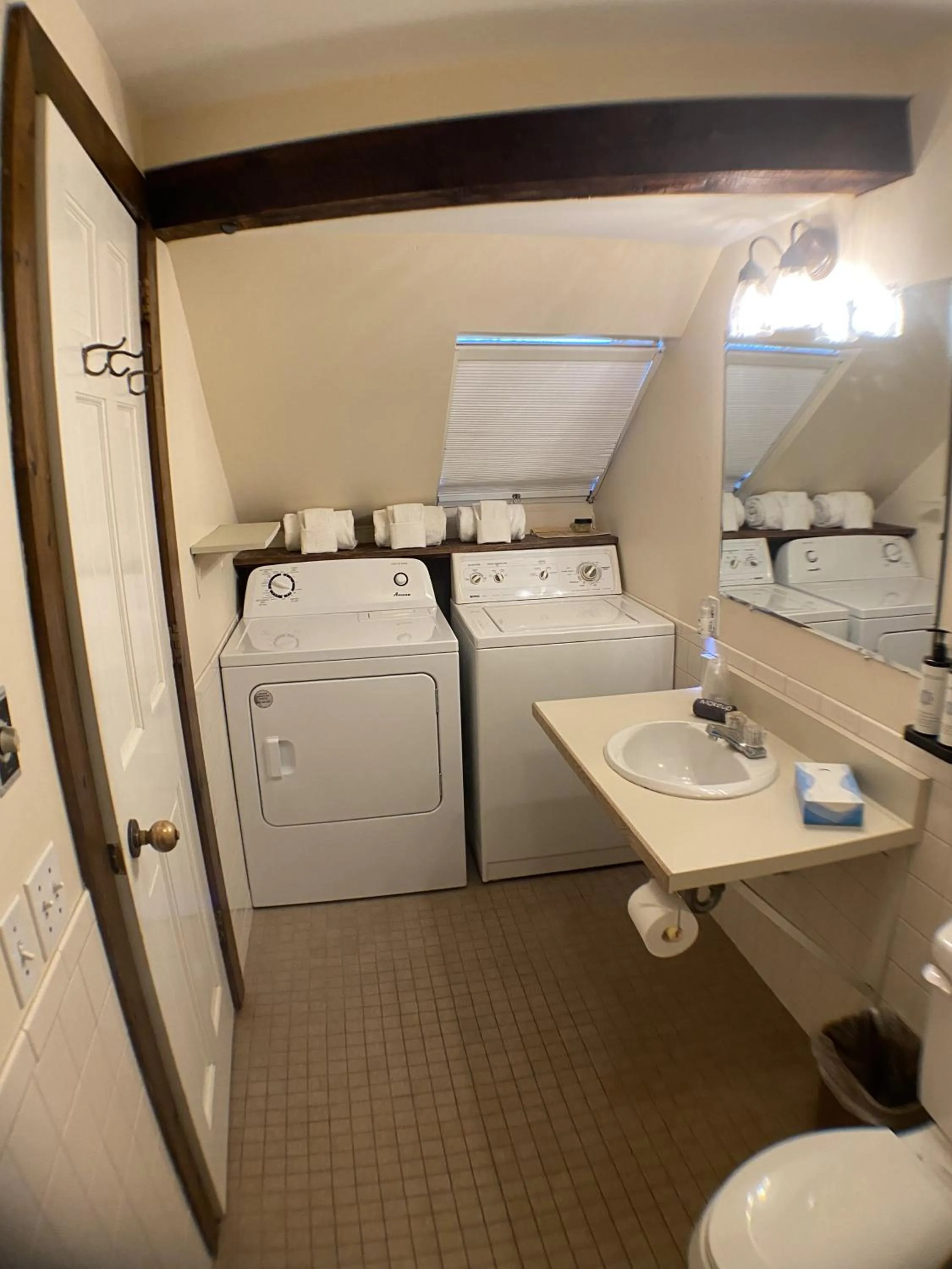 washing machine in The Wildflower Inn