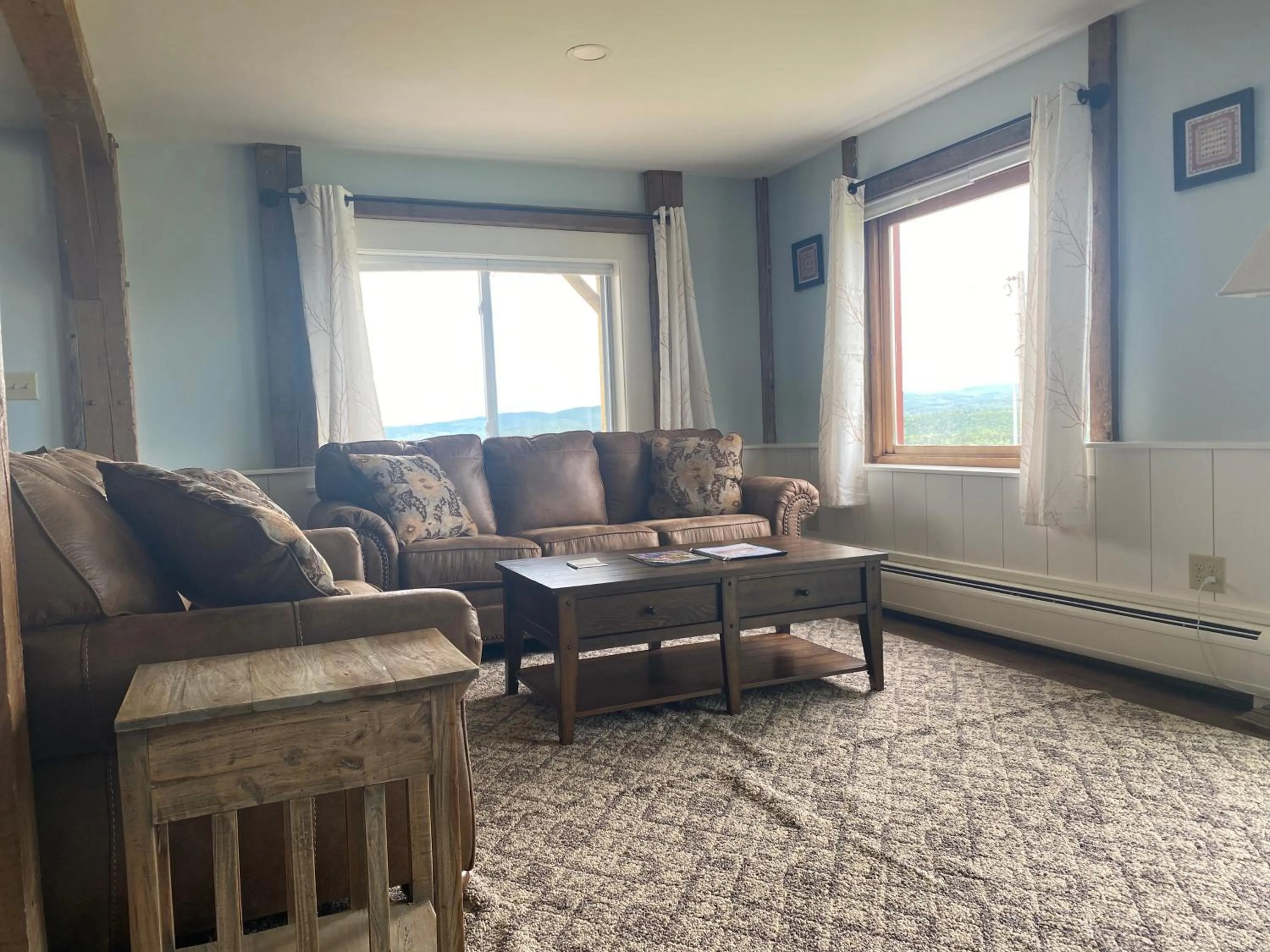 Living room in The Wildflower Inn