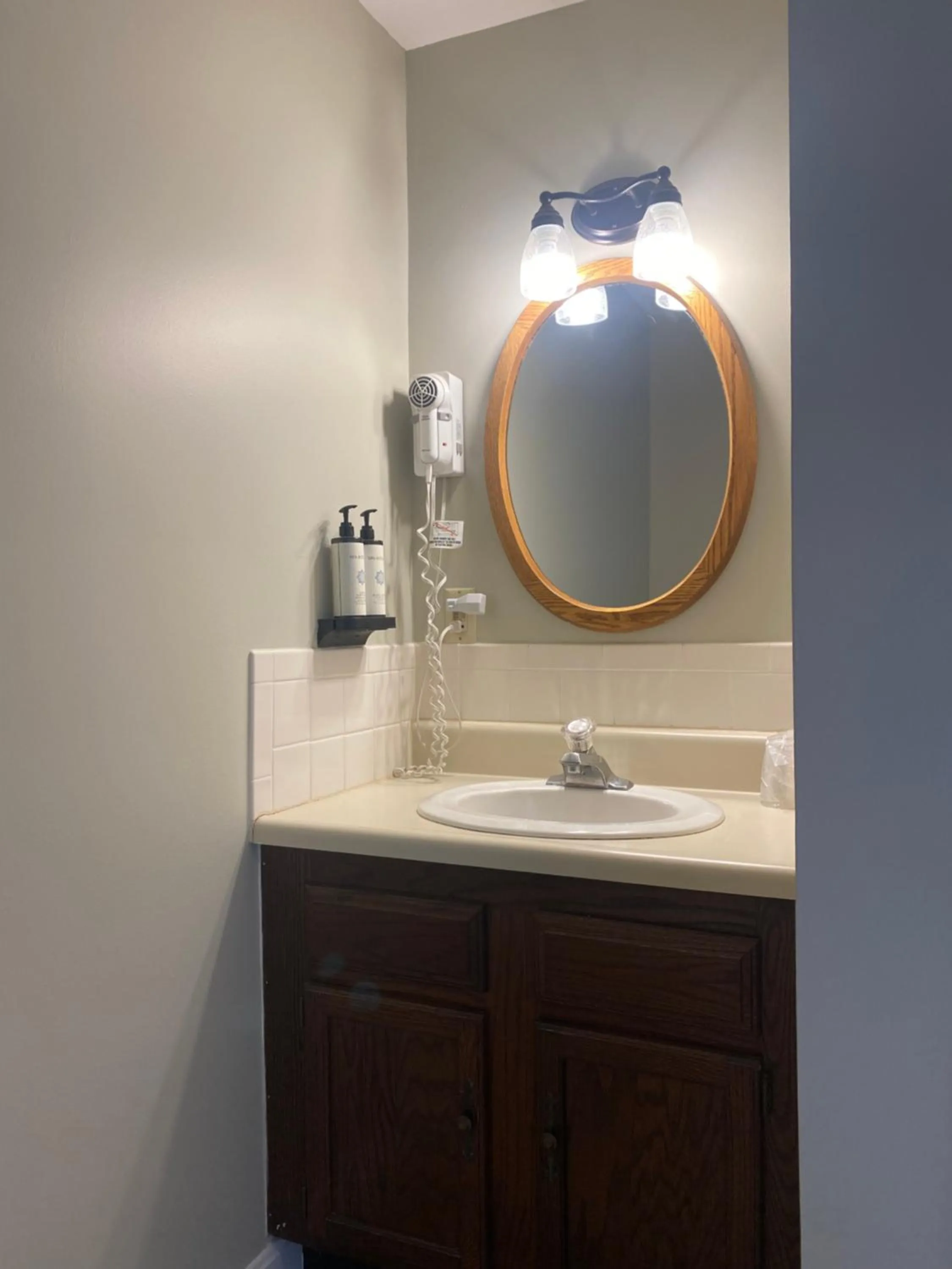 Bathroom in The Wildflower Inn