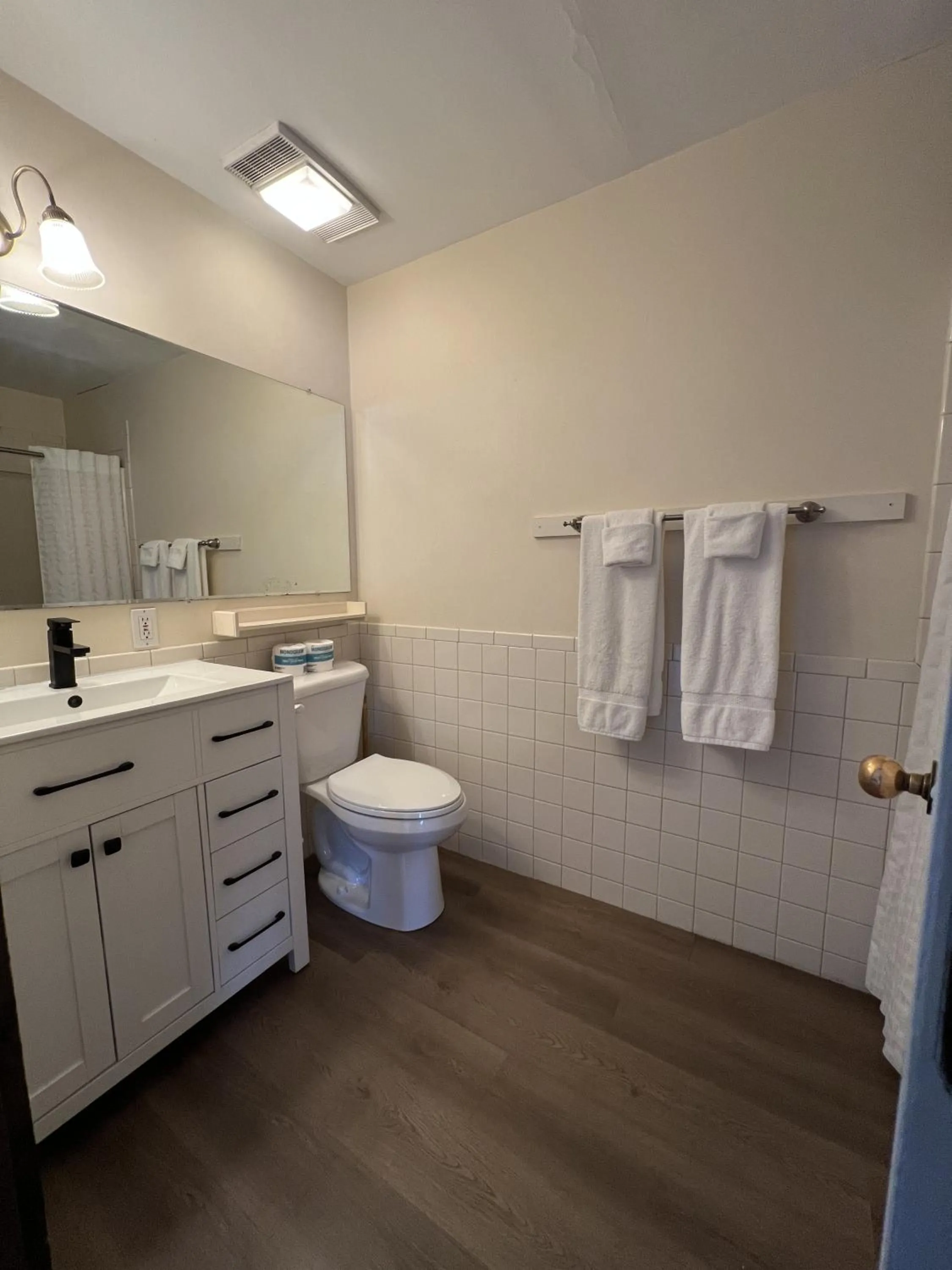Bathroom in The Wildflower Inn
