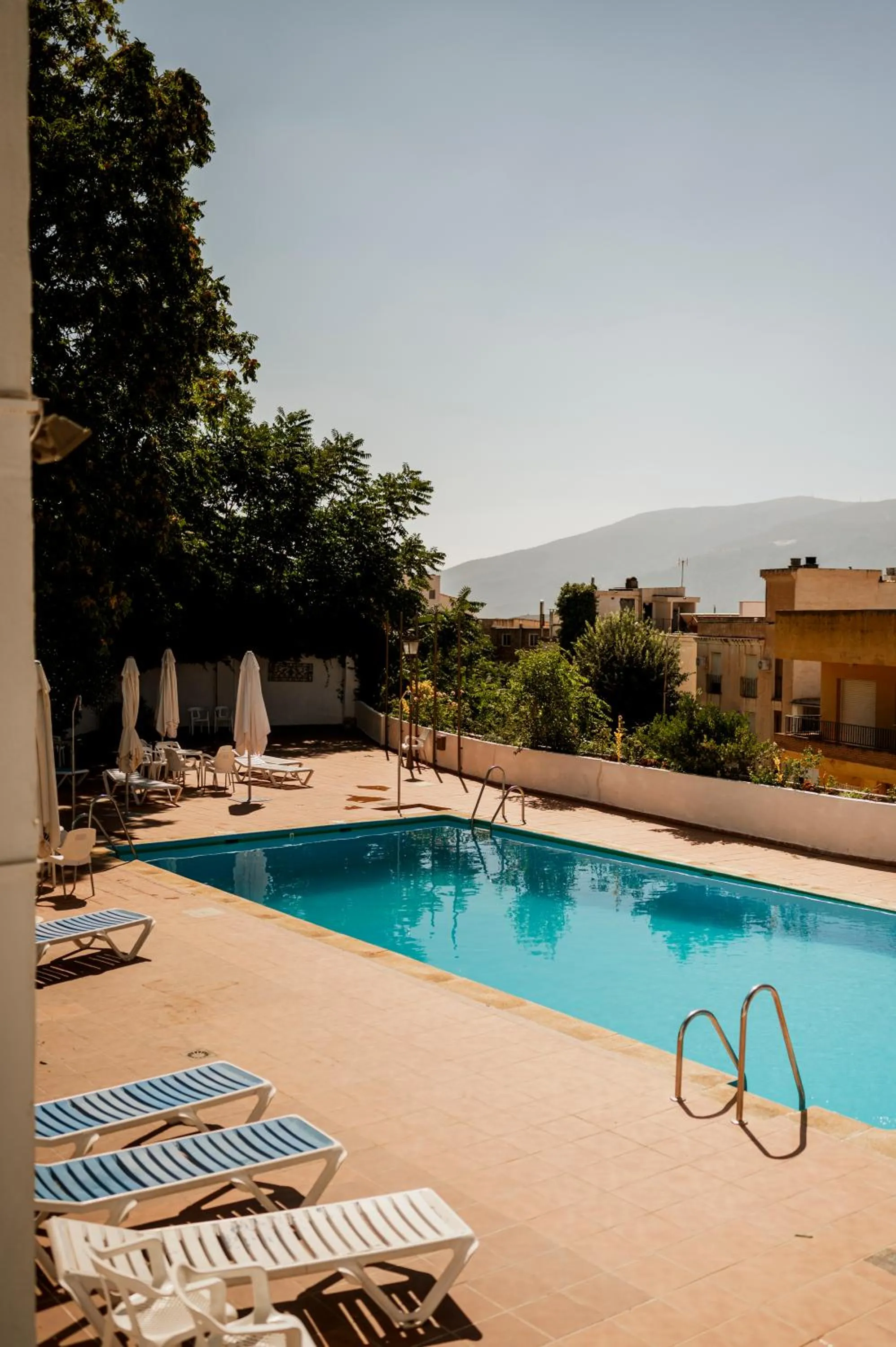 Swimming pool in Hotel España