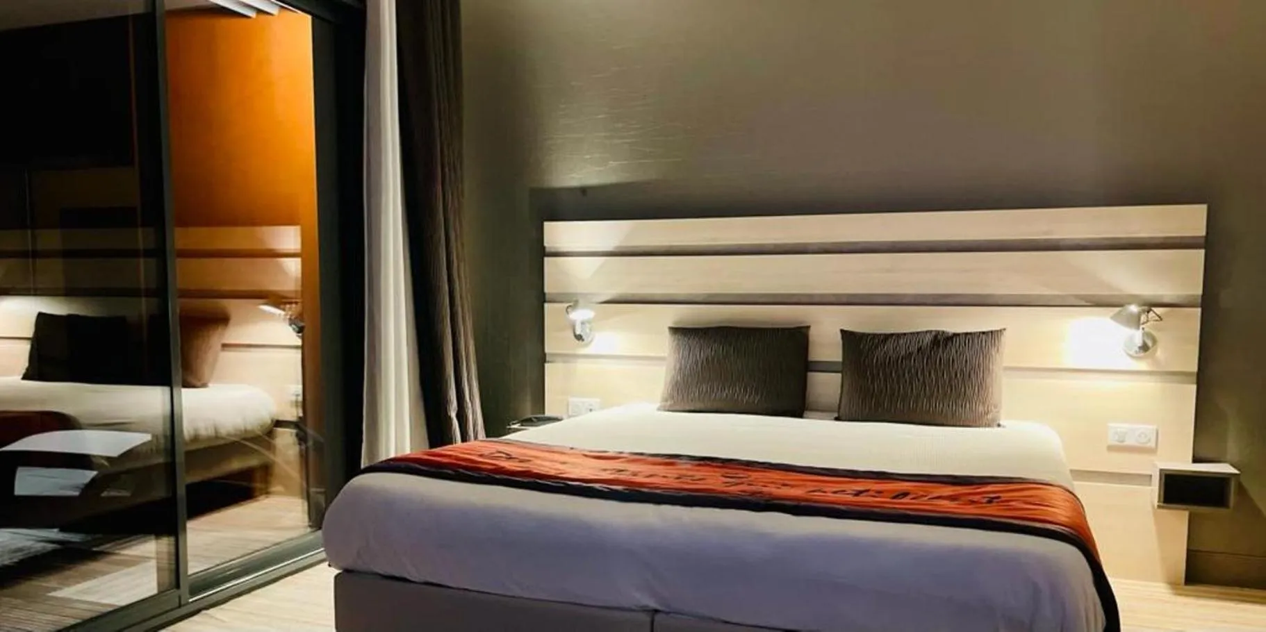 Bedroom in Au Coeur Des Bulles