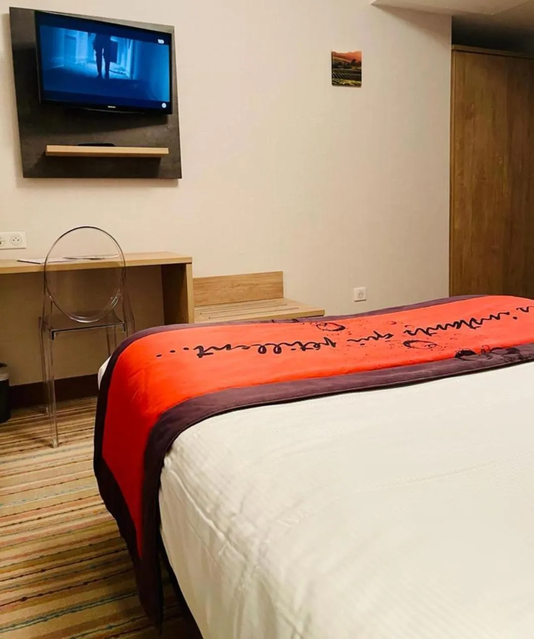 Bedroom in Au Coeur Des Bulles