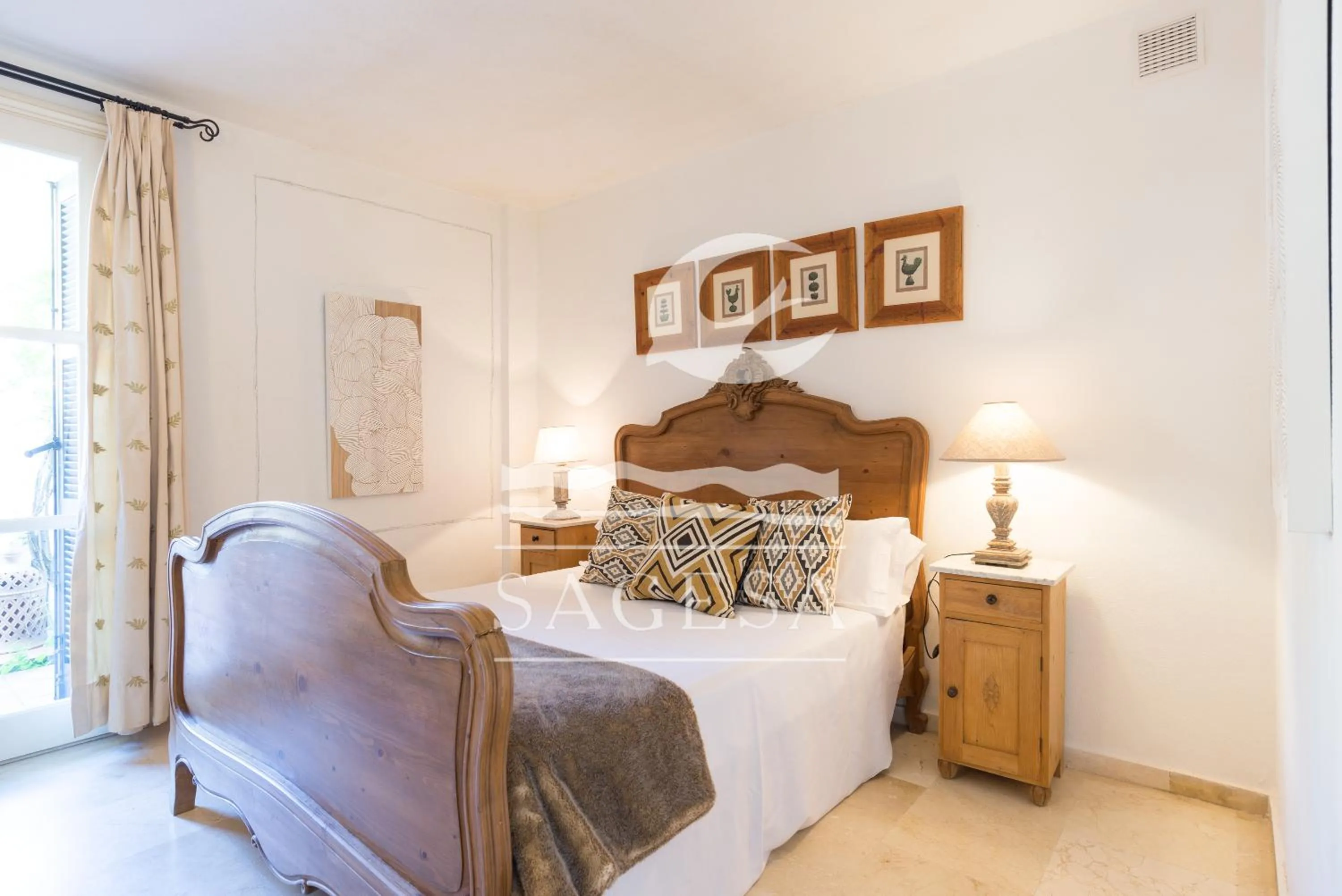 Bedroom, Bed in Jardines de las Golondrinas