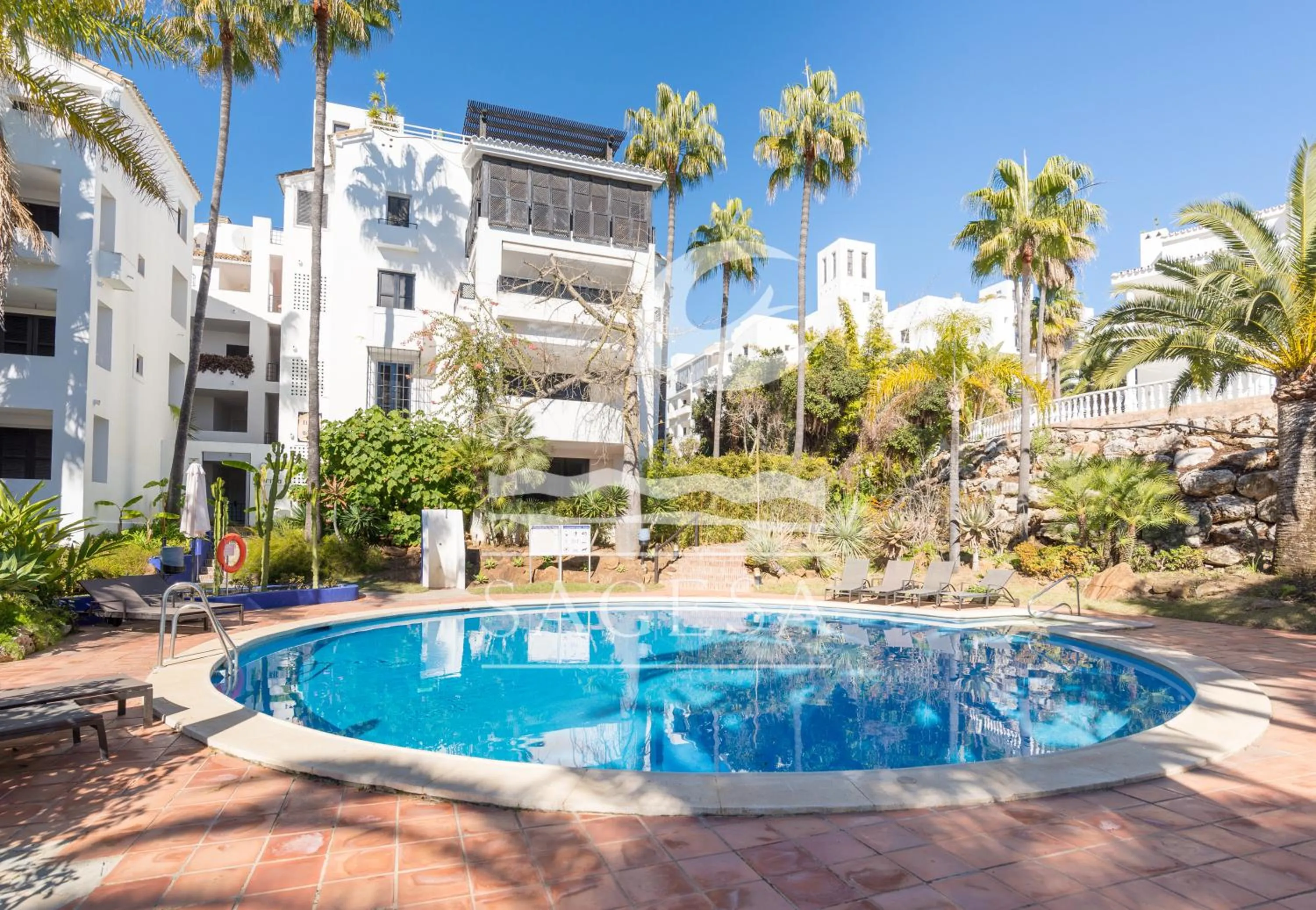 Swimming pool in Jardines de las Golondrinas