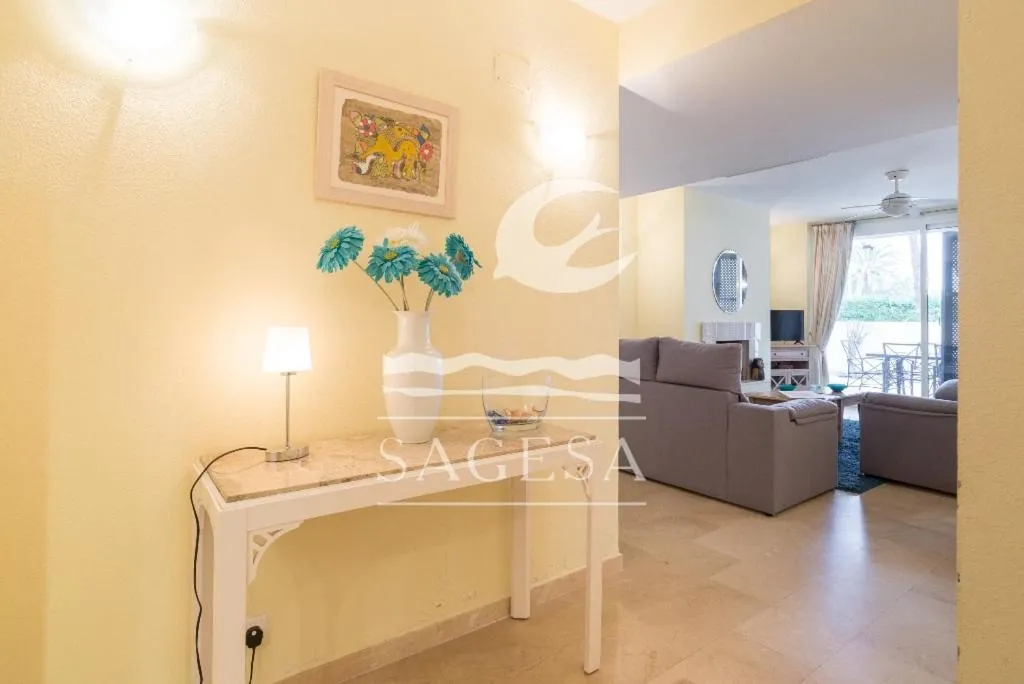 Living room, Bed in Jardines de las Golondrinas