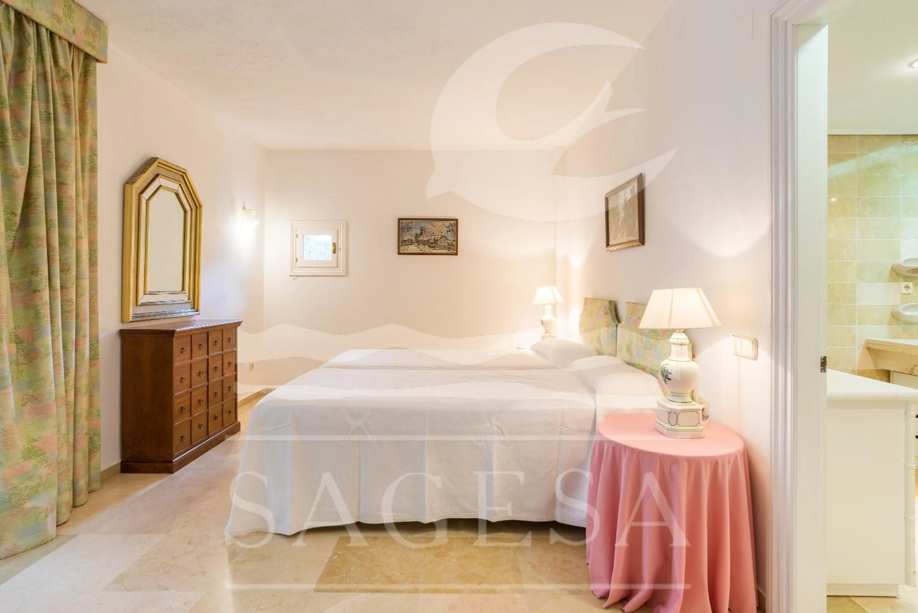 Bedroom, Bed in Jardines de las Golondrinas