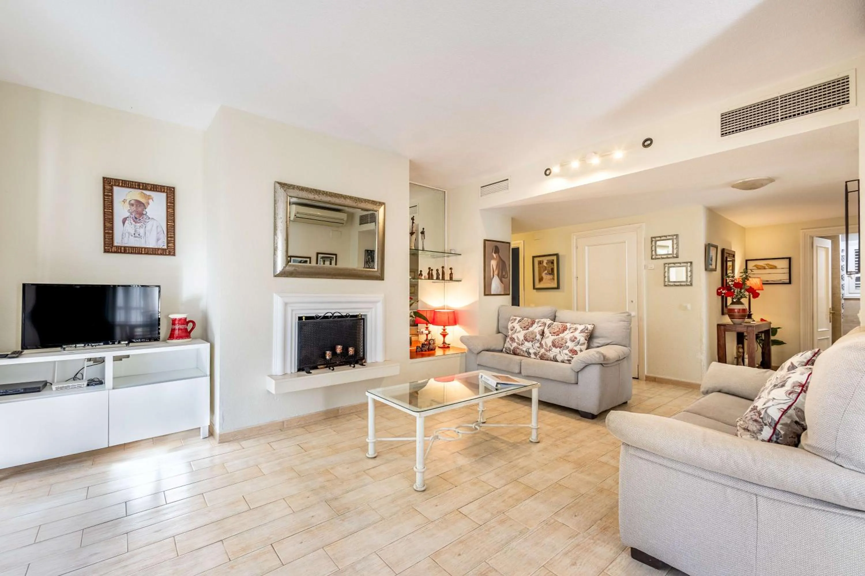 TV and multimedia in Jardines de las Golondrinas