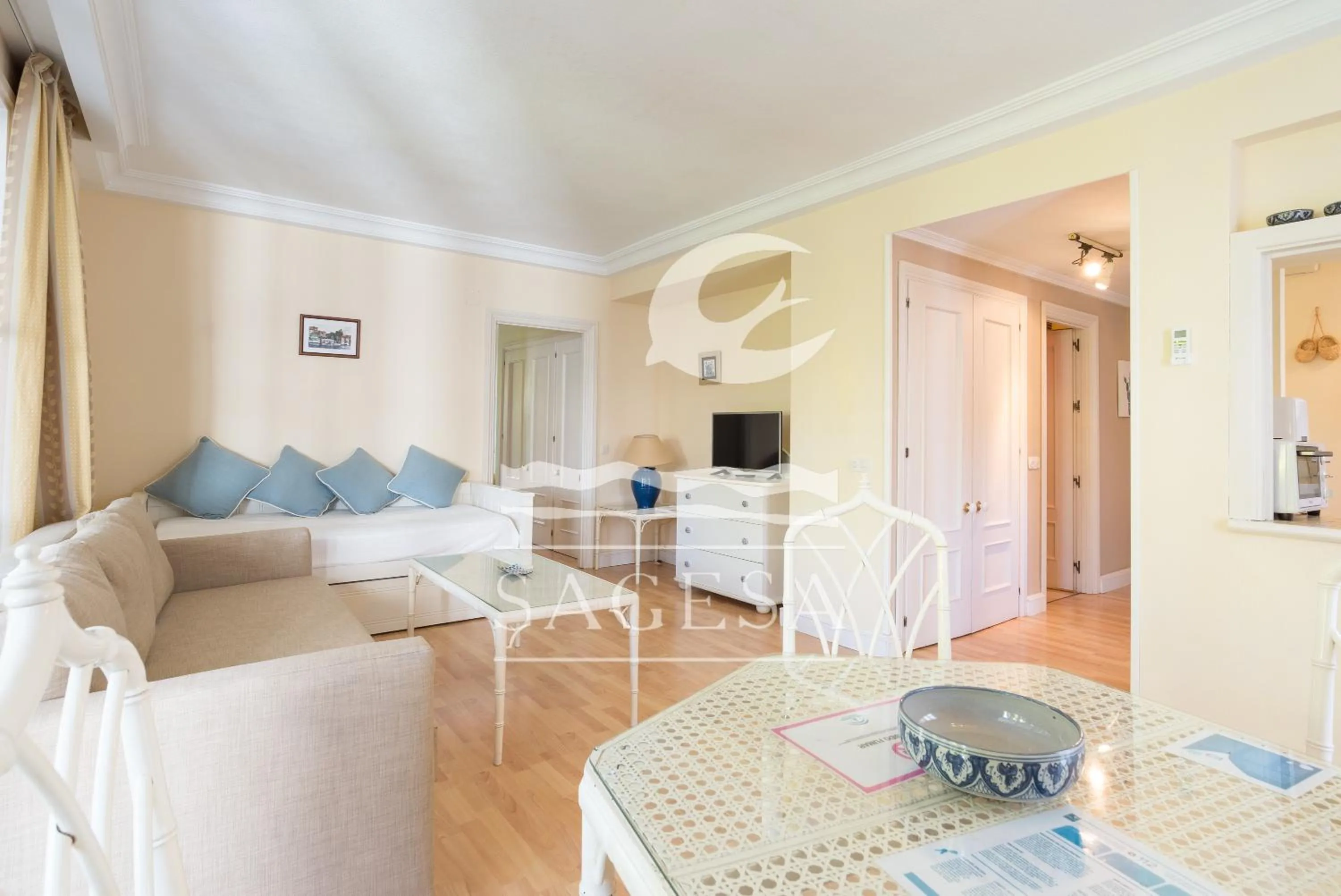 TV and multimedia in Jardines de las Golondrinas