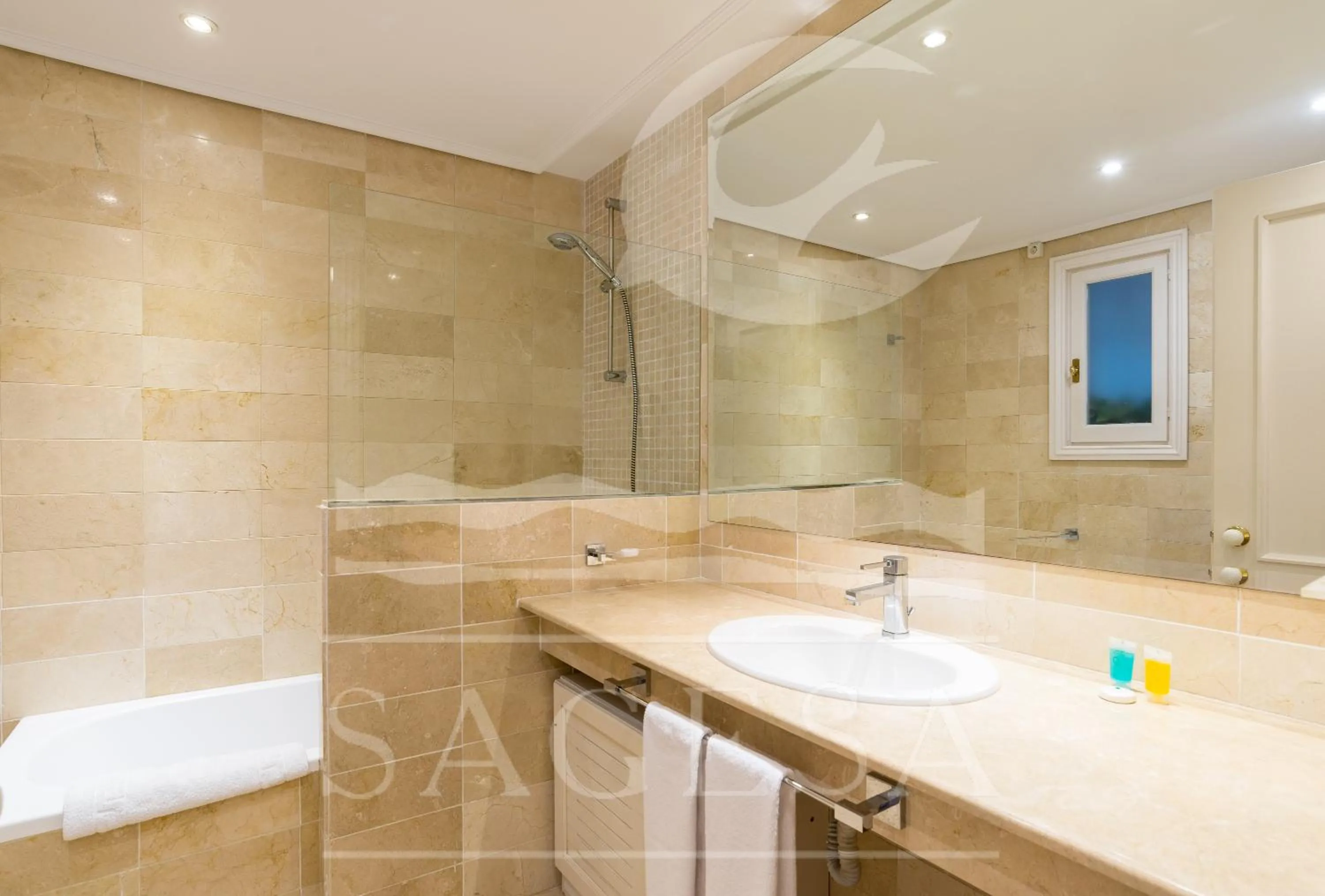 Bathroom in Jardines de las Golondrinas