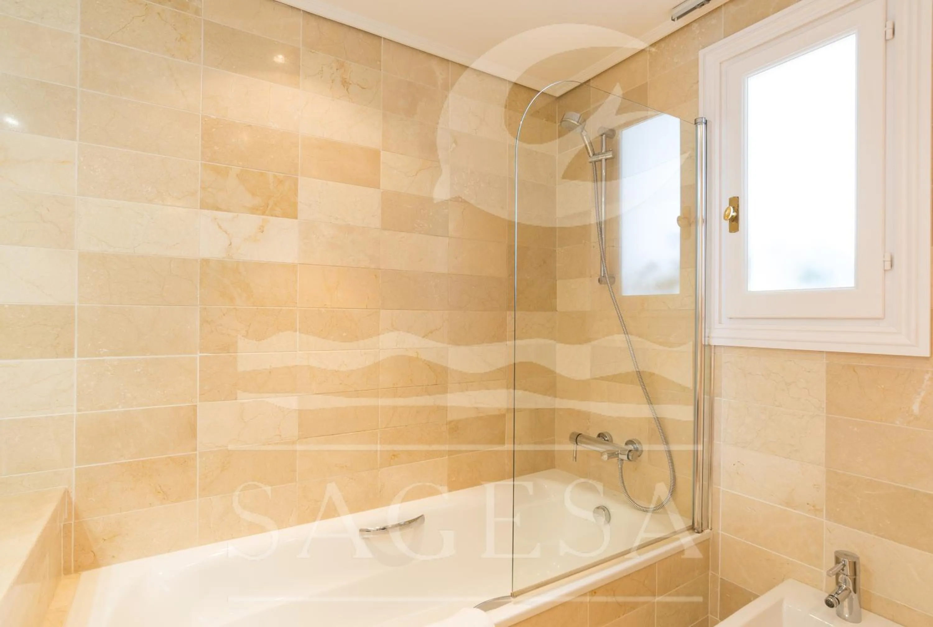 Bath in Jardines de las Golondrinas