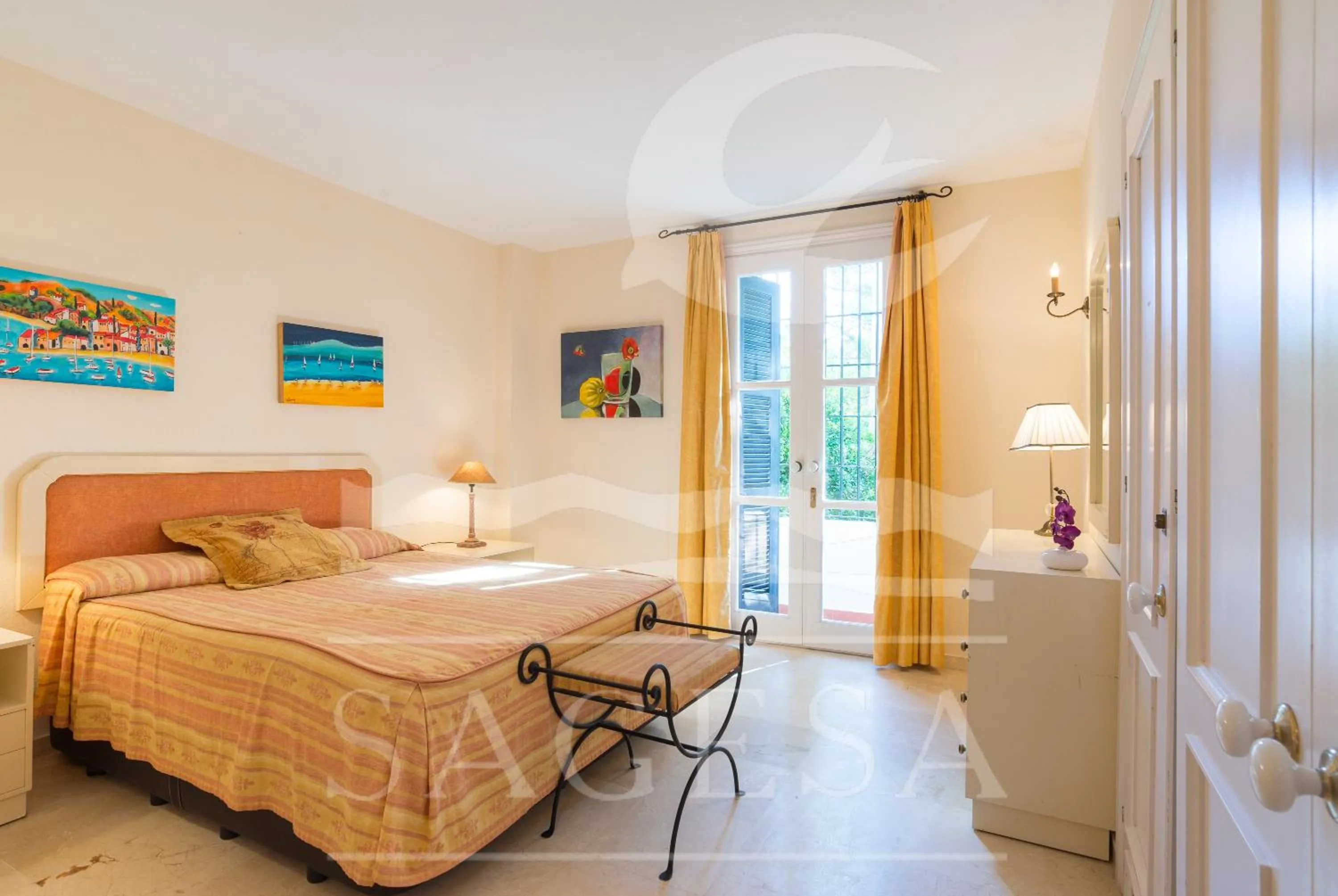 Photo of the whole room, Bed in Jardines de las Golondrinas