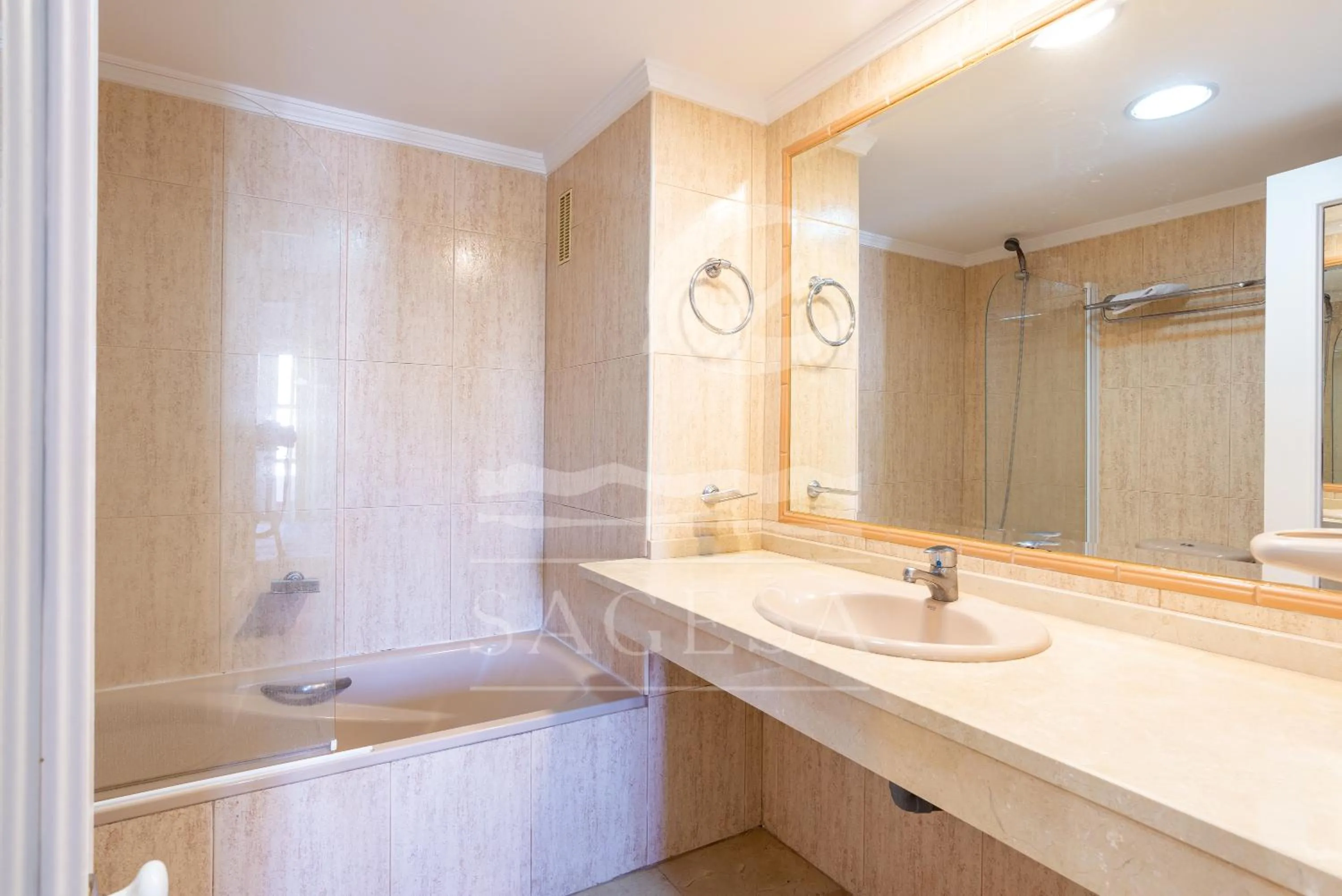 Bathroom in Jardines de las Golondrinas