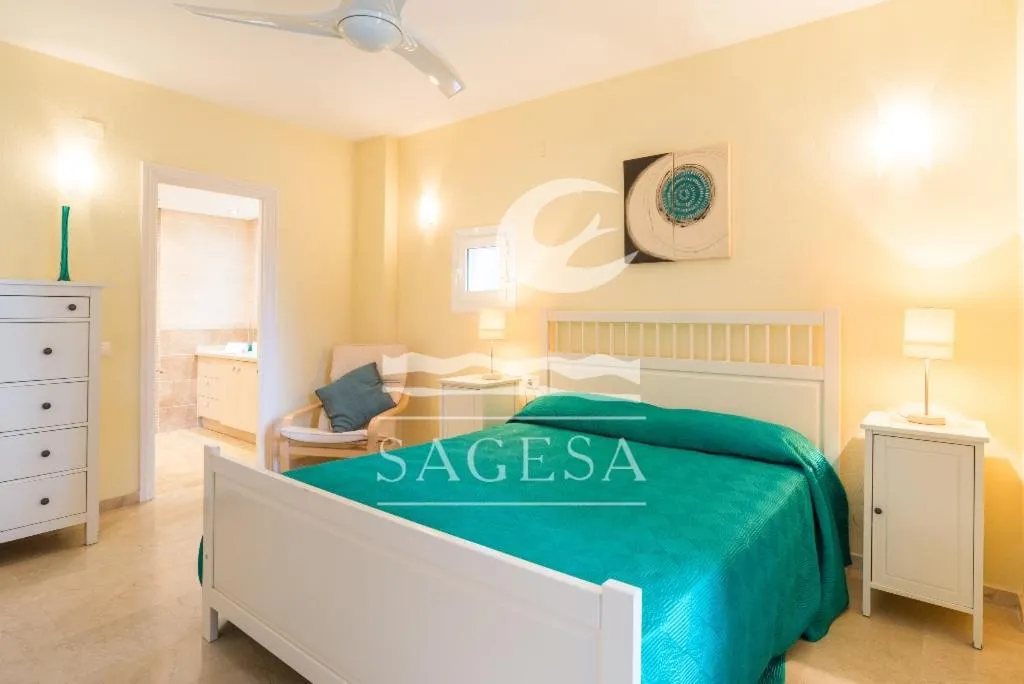 Bedroom, Bed in Jardines de las Golondrinas