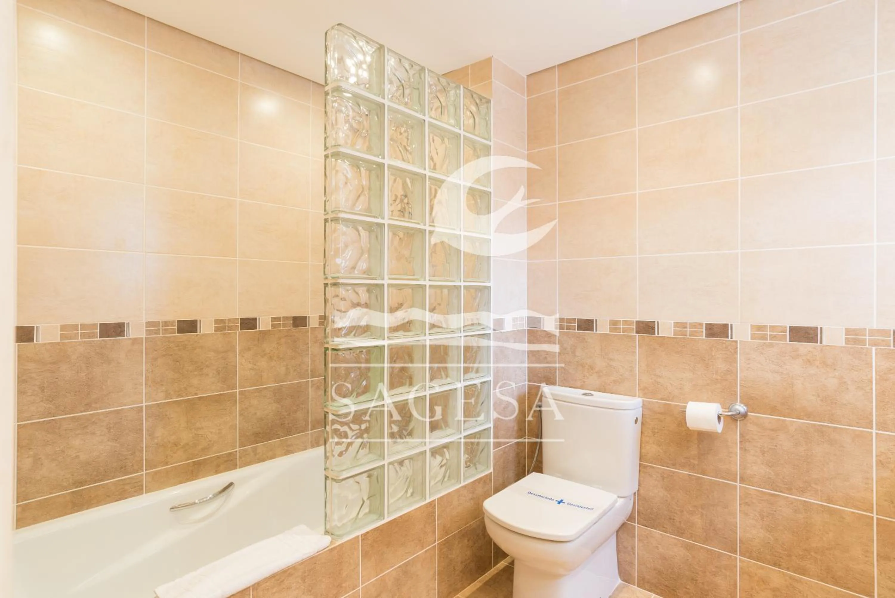 Bathroom in Jardines de las Golondrinas