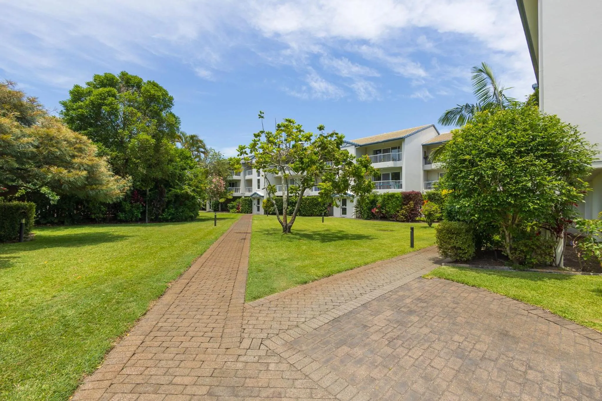 Garden in Paradise Grove Holiday Apartments