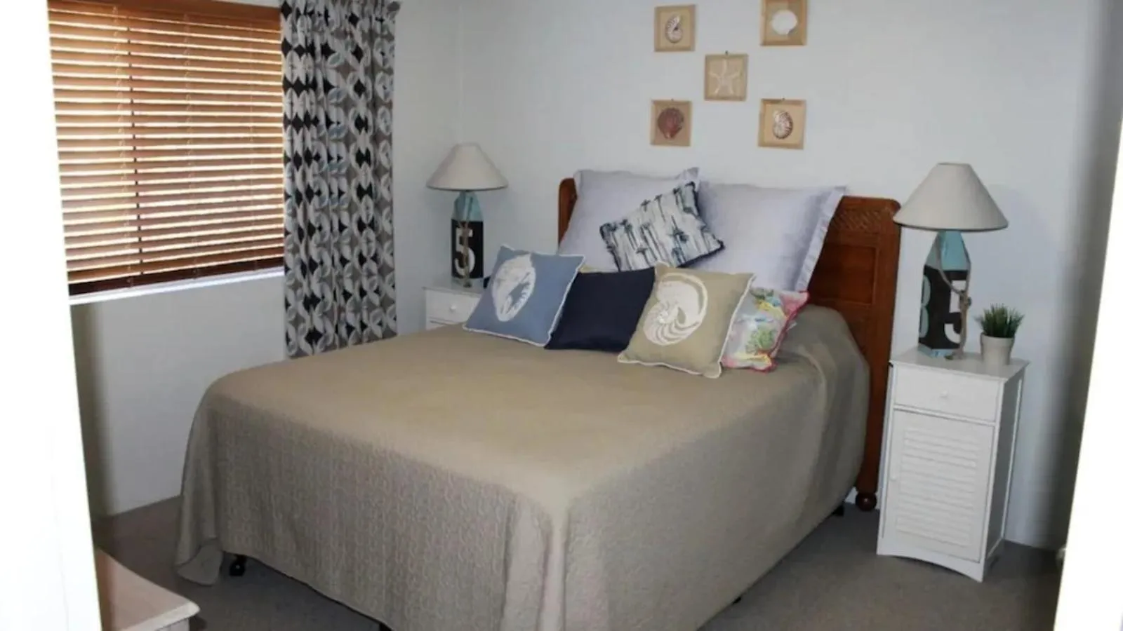 Bedroom, Bed in Paradise Grove Holiday Apartments