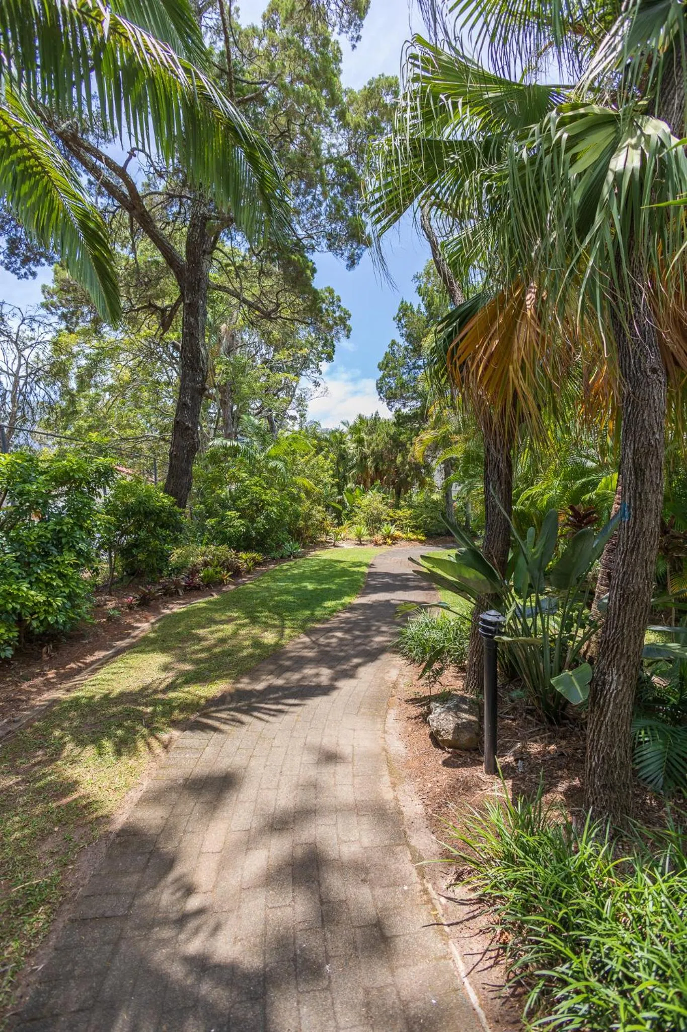 Garden in Paradise Grove Holiday Apartments