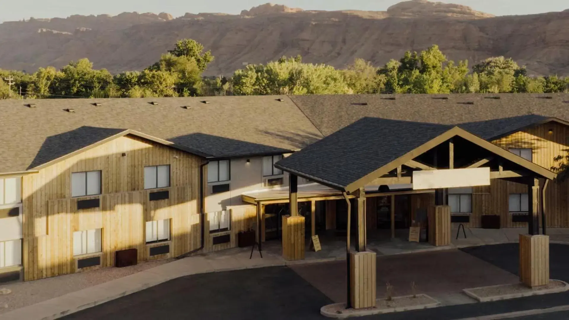 Facade/entrance in Slackline Moab, Outset Collection by Hilton Facade/entrance in Slackline Moab, Outset Collection by Hilton