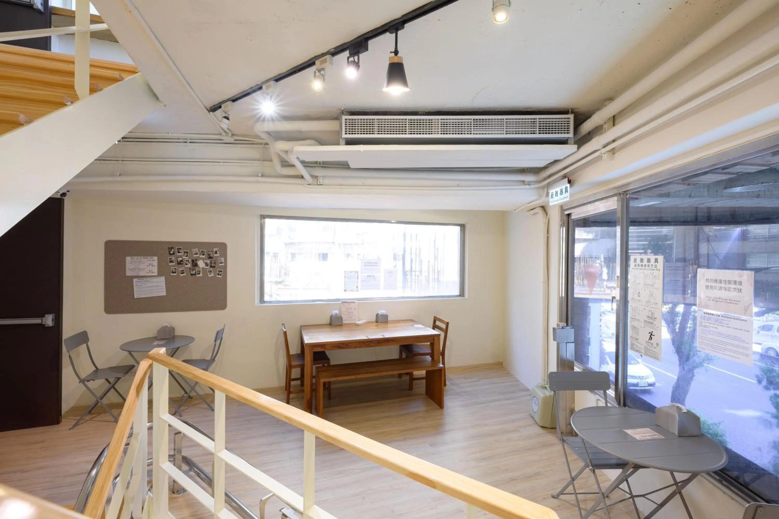 Seating area in Work Inn 101 慕誠青年旅館