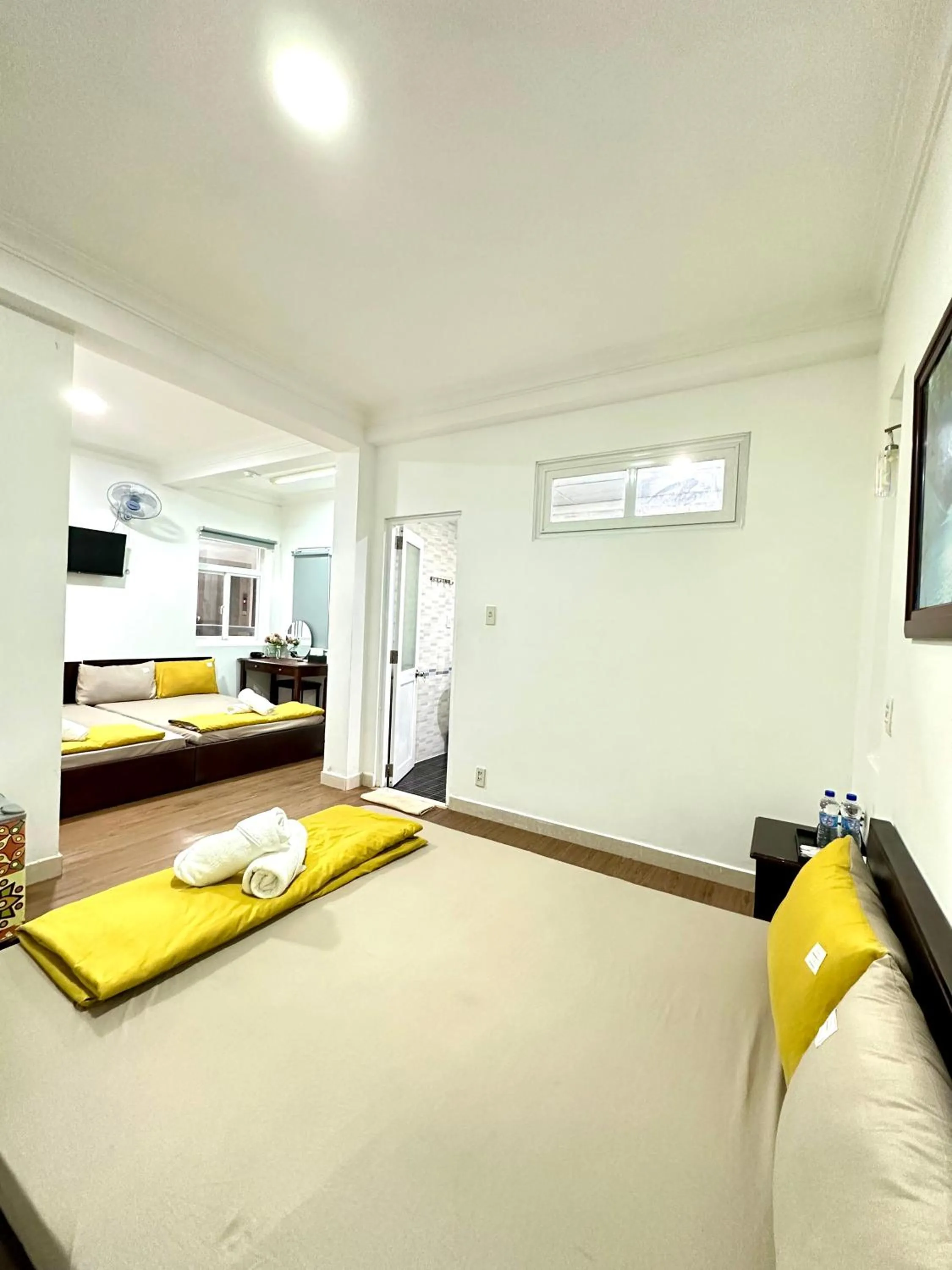 TV and multimedia, Bed in Hotel Đông Nhi