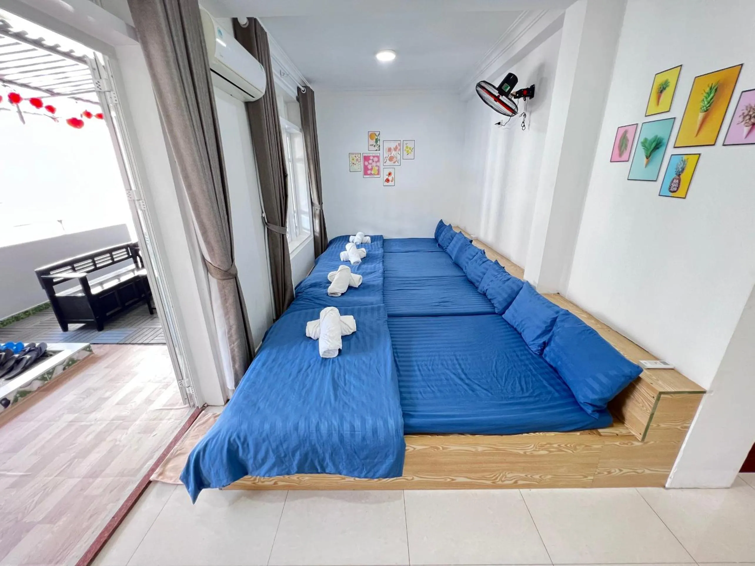 Photo of the whole room, Bed in Hotel Đông Nhi