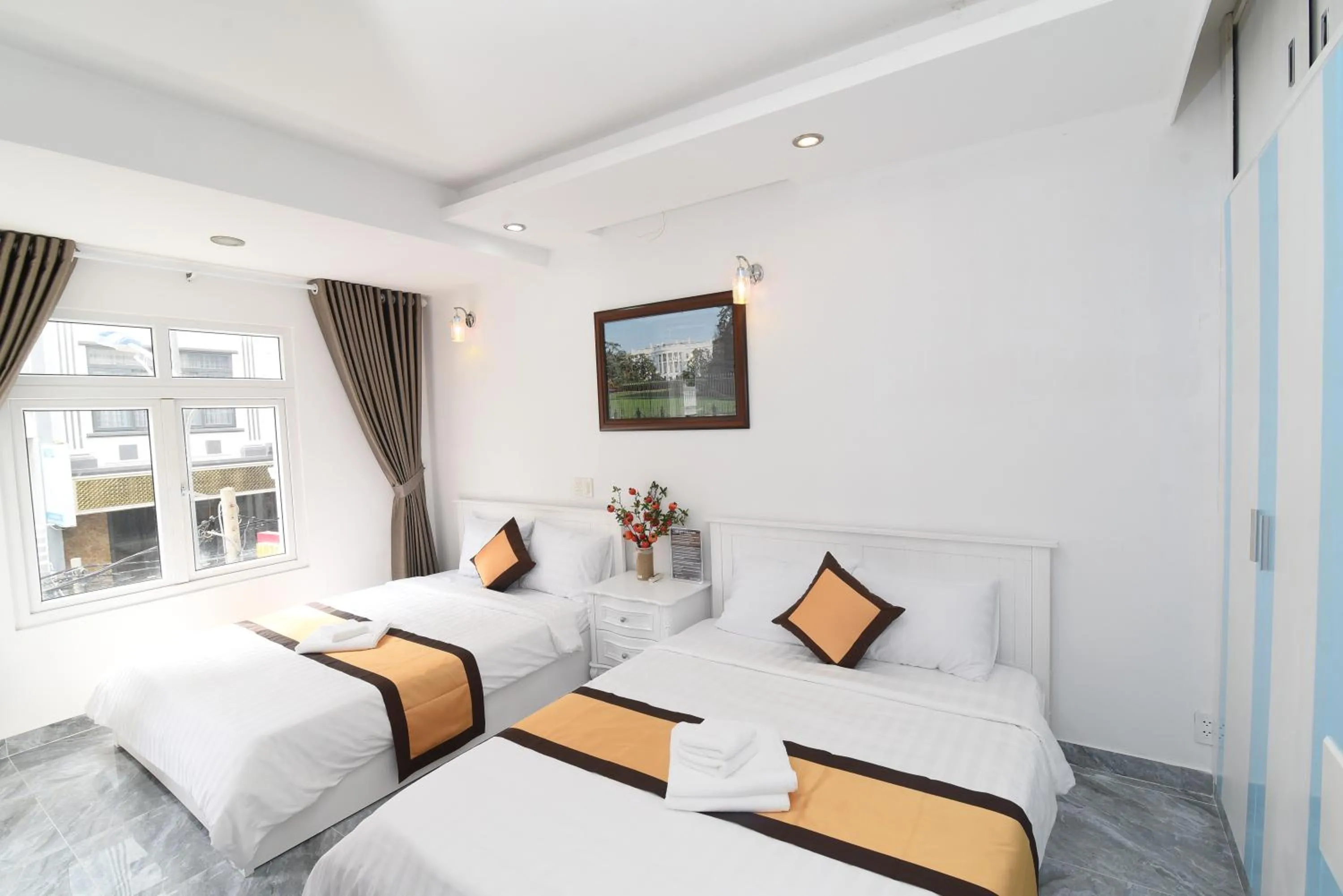 Photo of the whole room, Bed in Hotel Đông Nhi