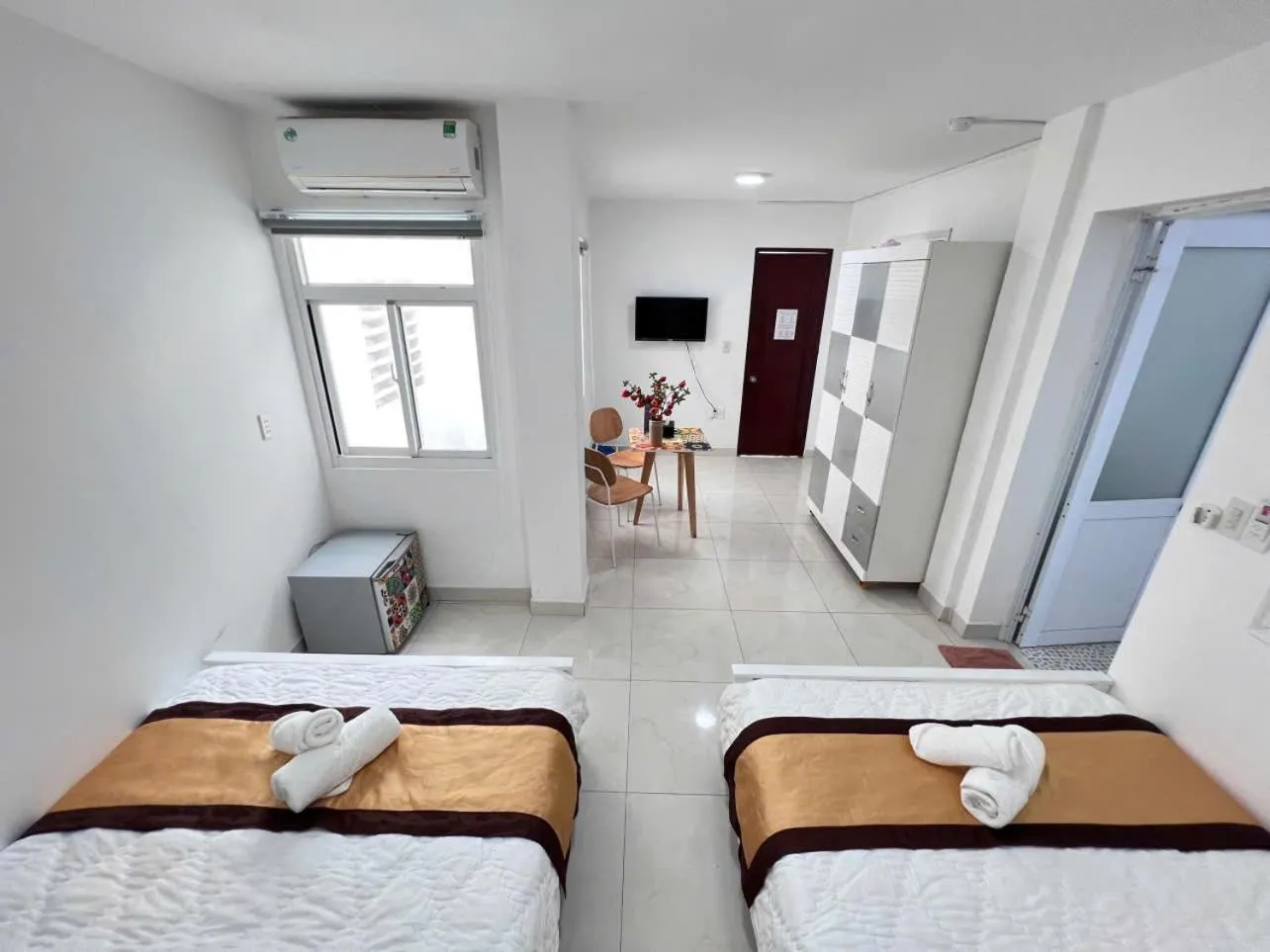 Photo of the whole room, Bed in Hotel Đông Nhi
