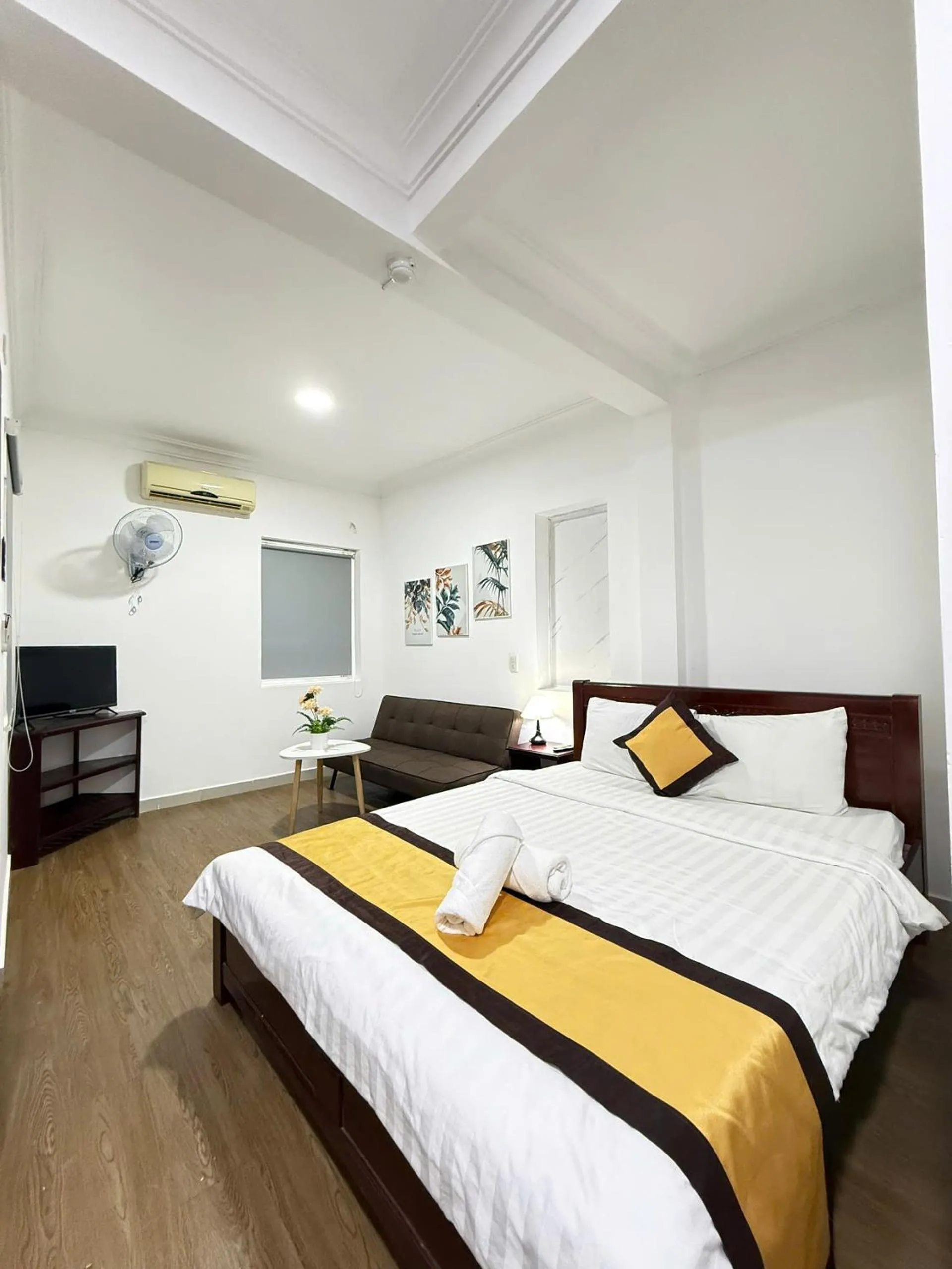 TV and multimedia, Bed in Hotel Đông Nhi