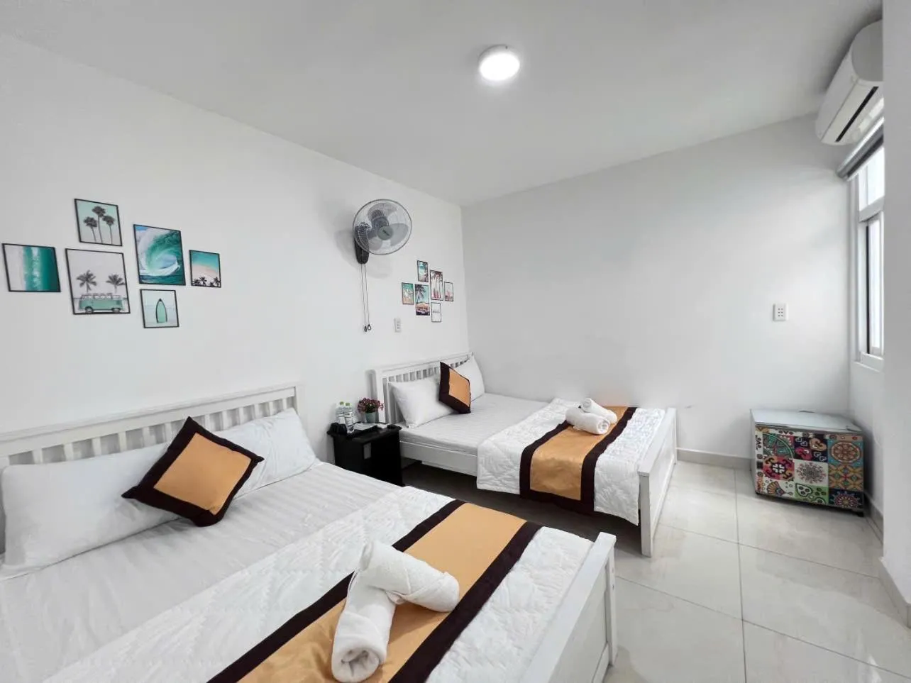 Photo of the whole room, Bed in Hotel Đông Nhi