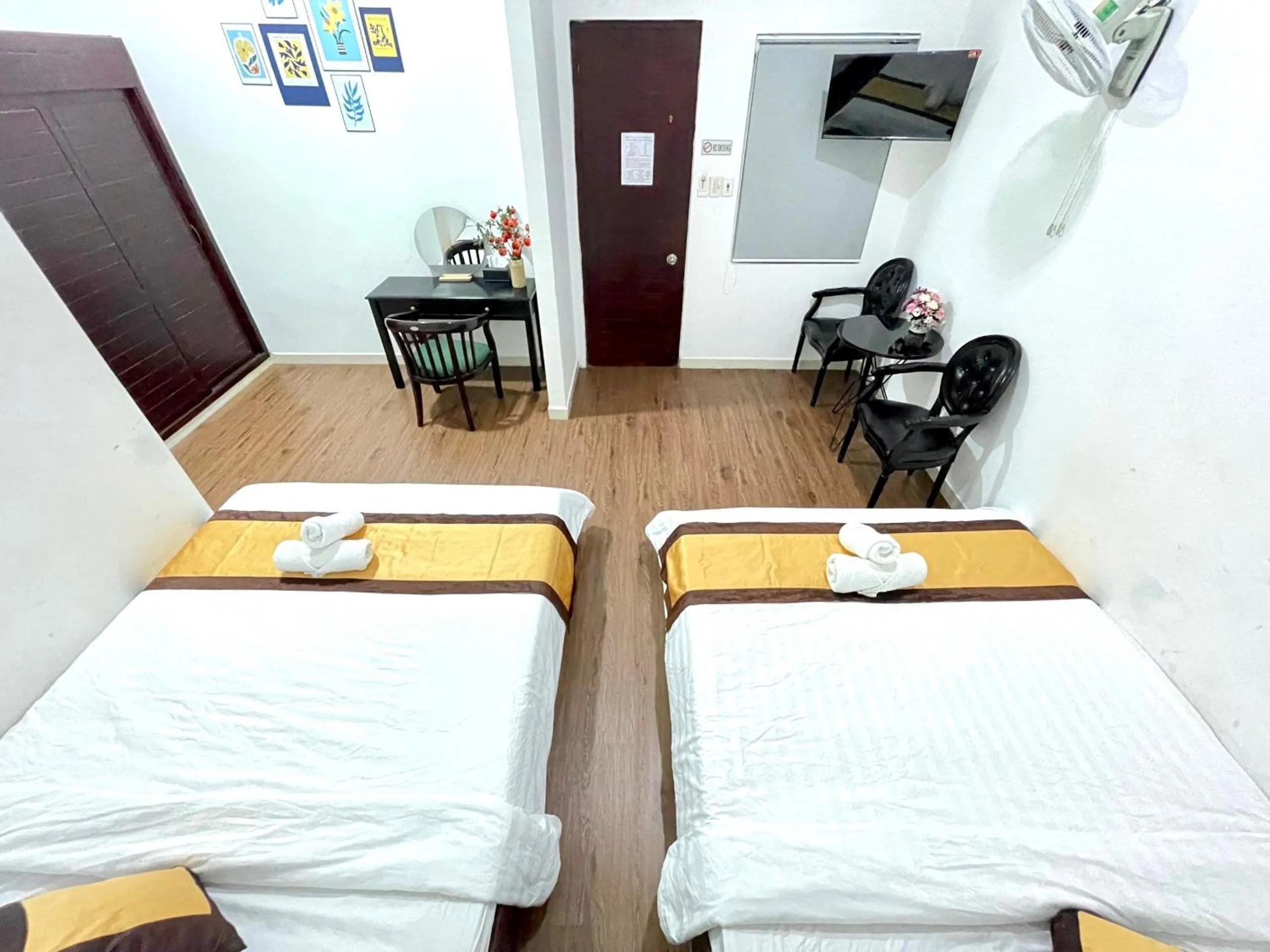 TV and multimedia, Bed in Hotel Đông Nhi