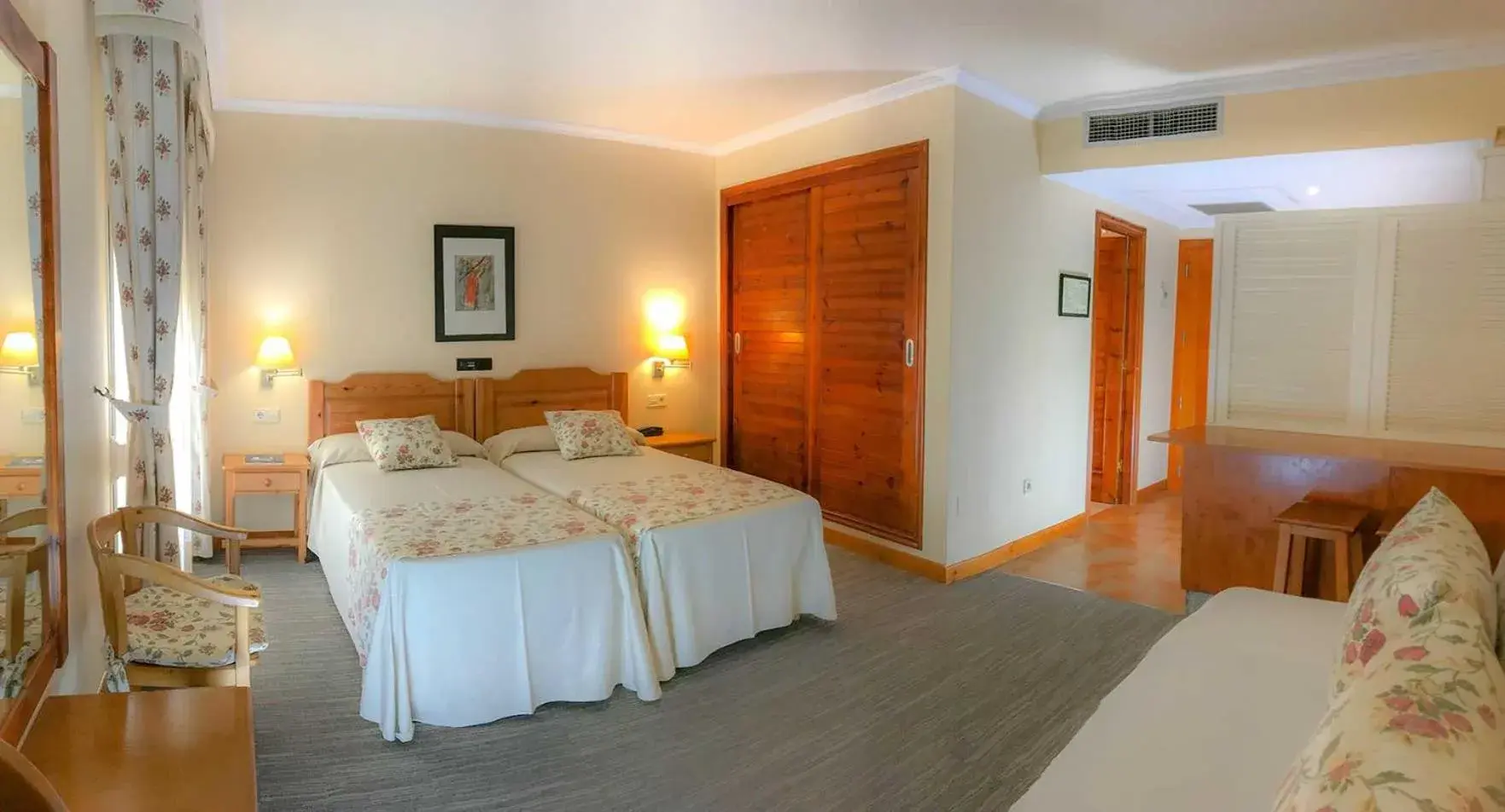 Decorative detail, Bed in Hotel Spa Bosque Mar Decorative detail, Bed in Hotel Spa Bosque Mar